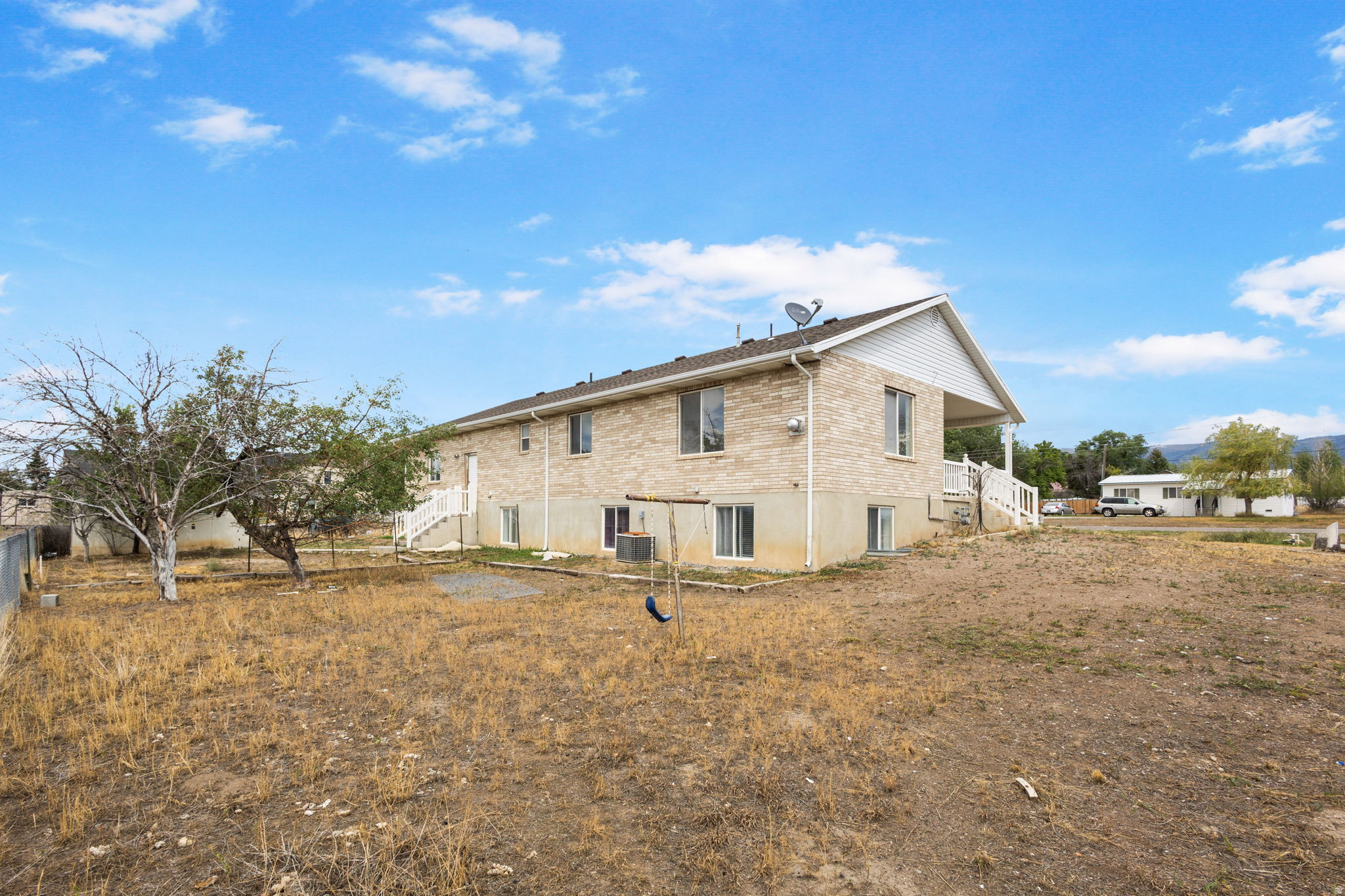 main property photo 23