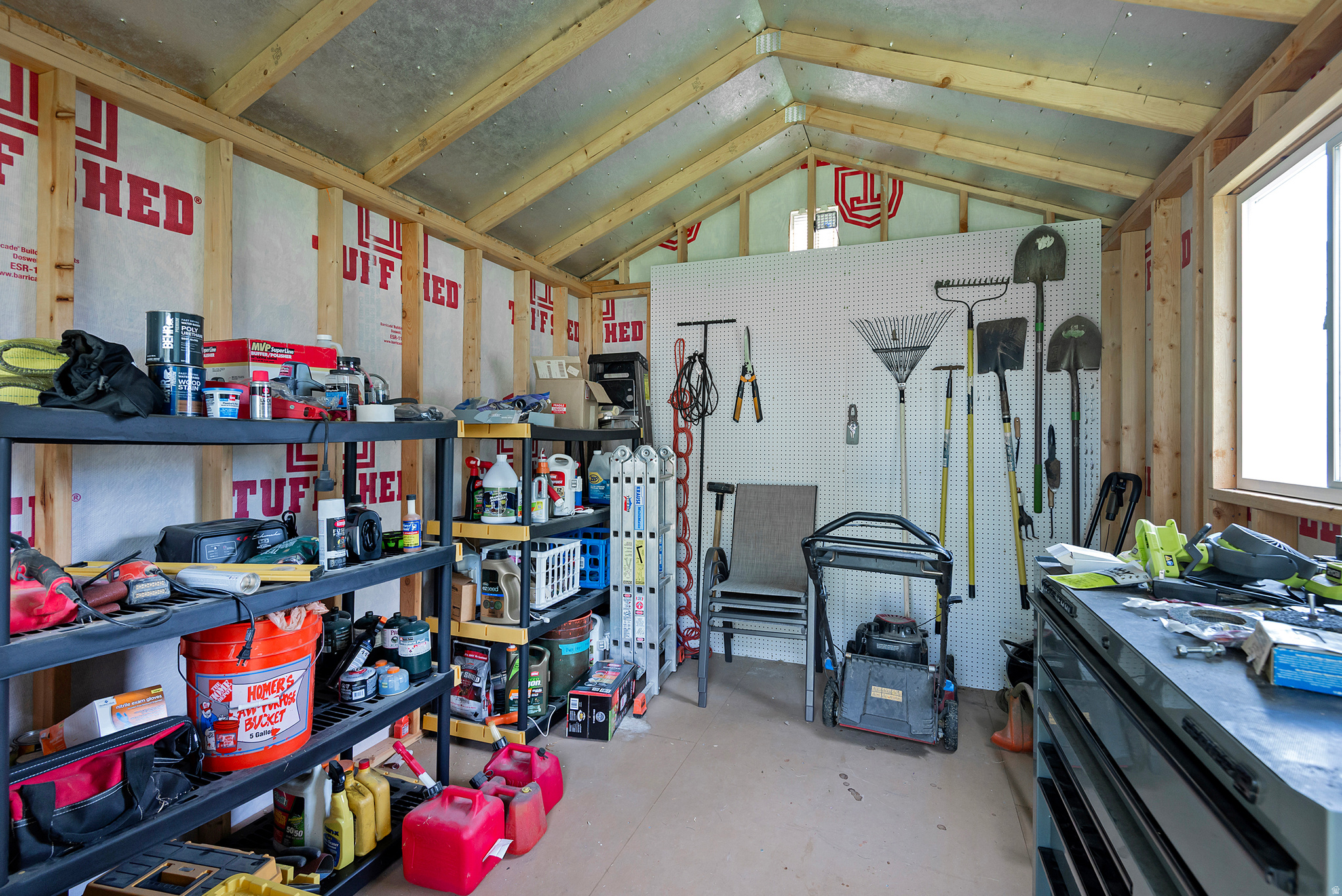 main property photo 33