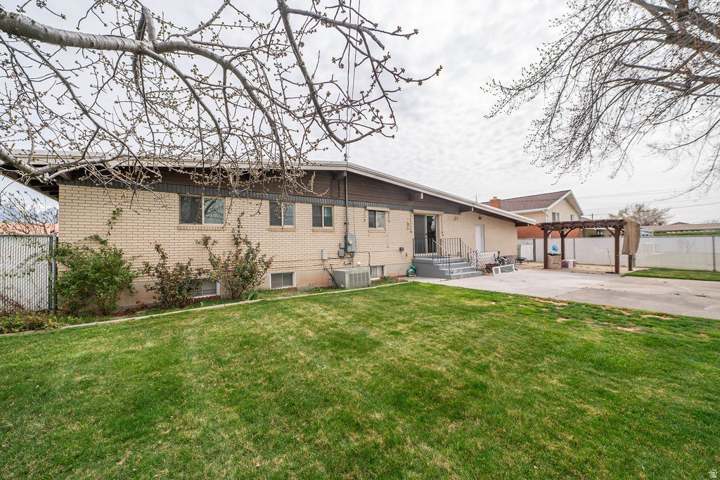 main property photo 23