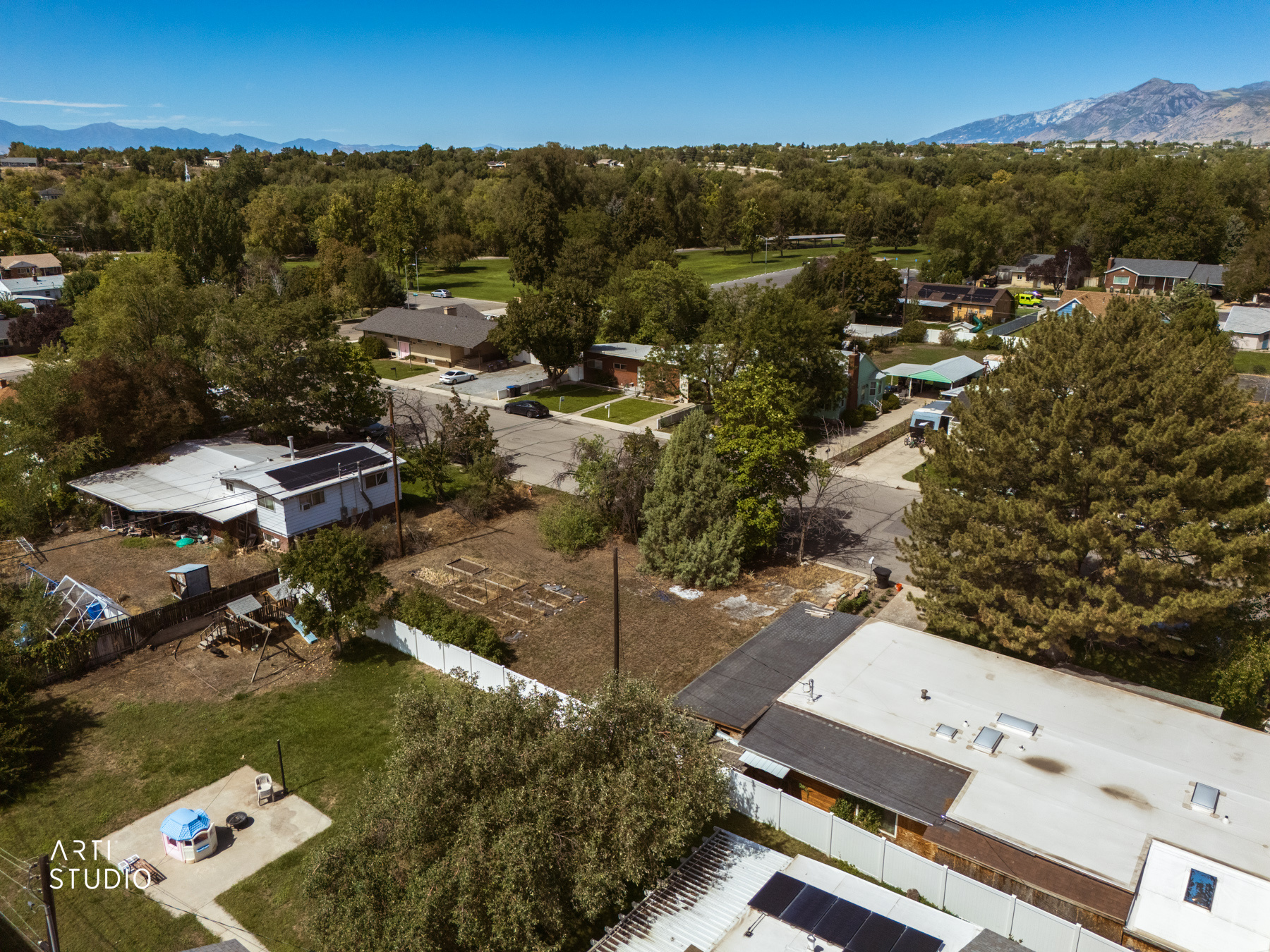 main property photo 11