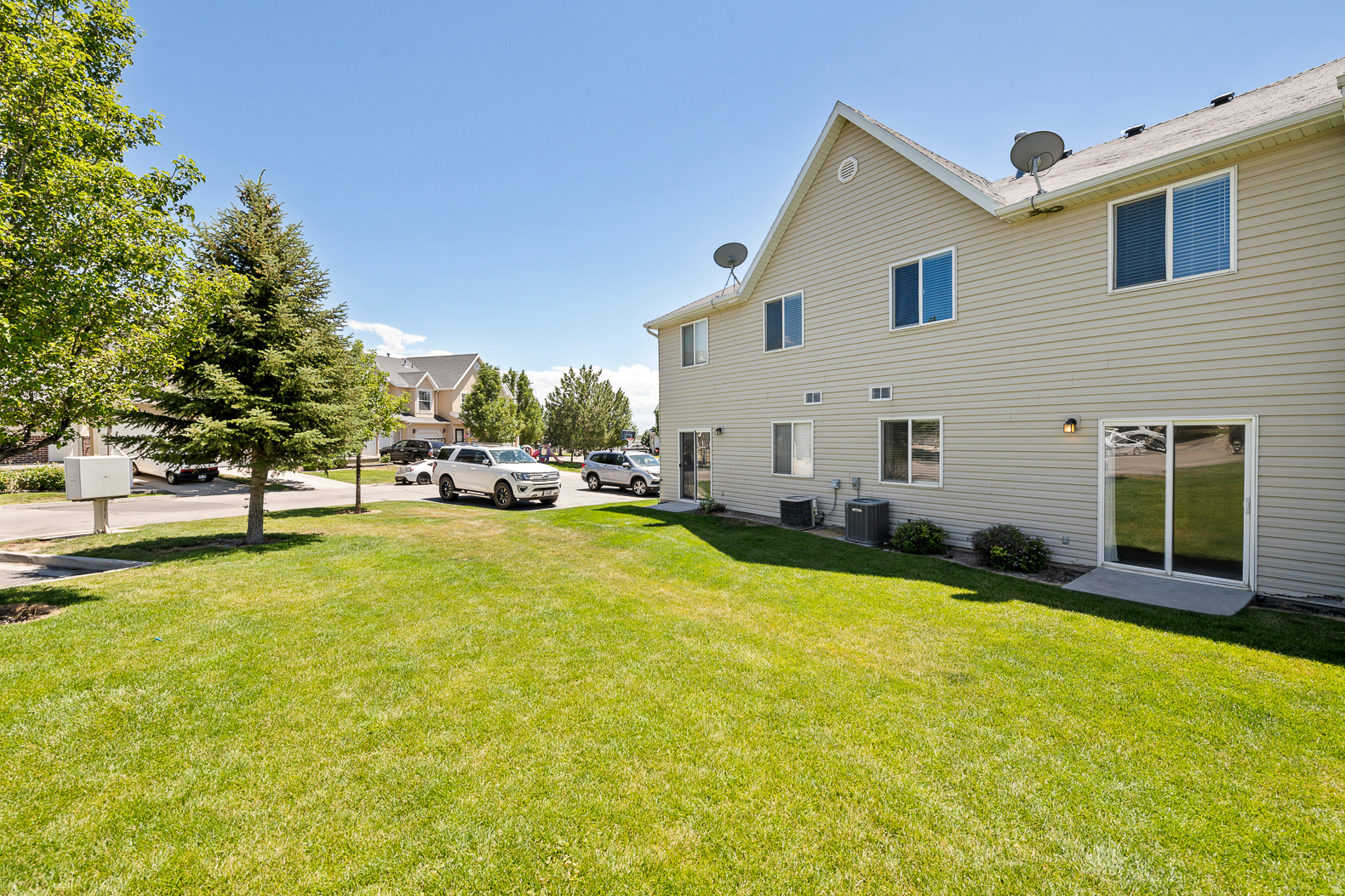 main property photo 27