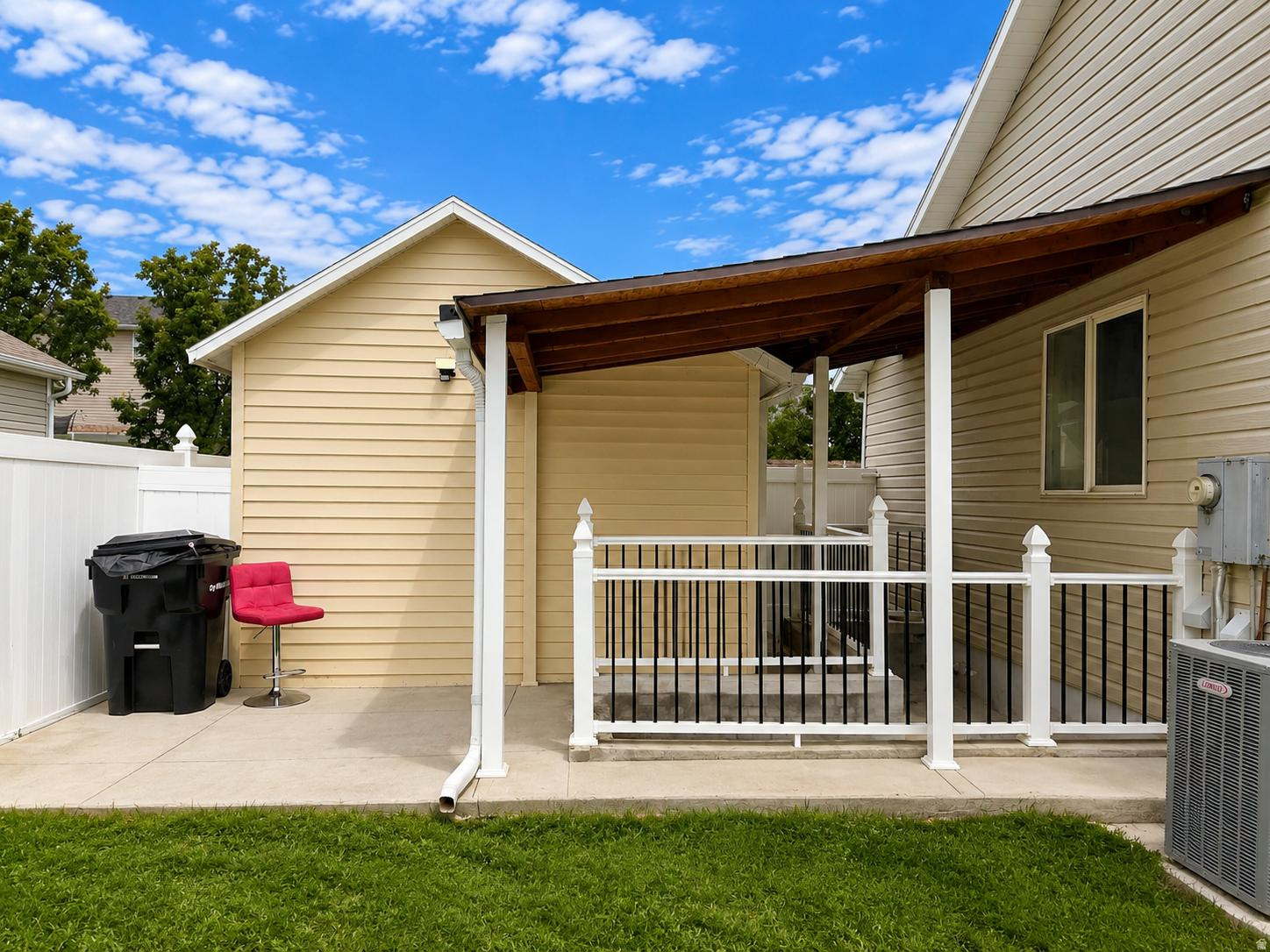 main property photo 18