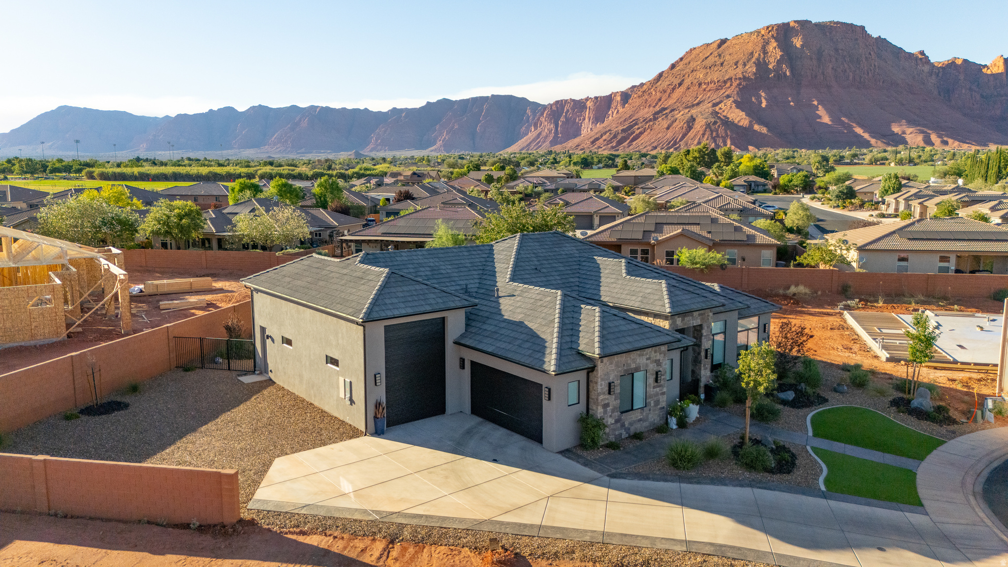 main property photo 40