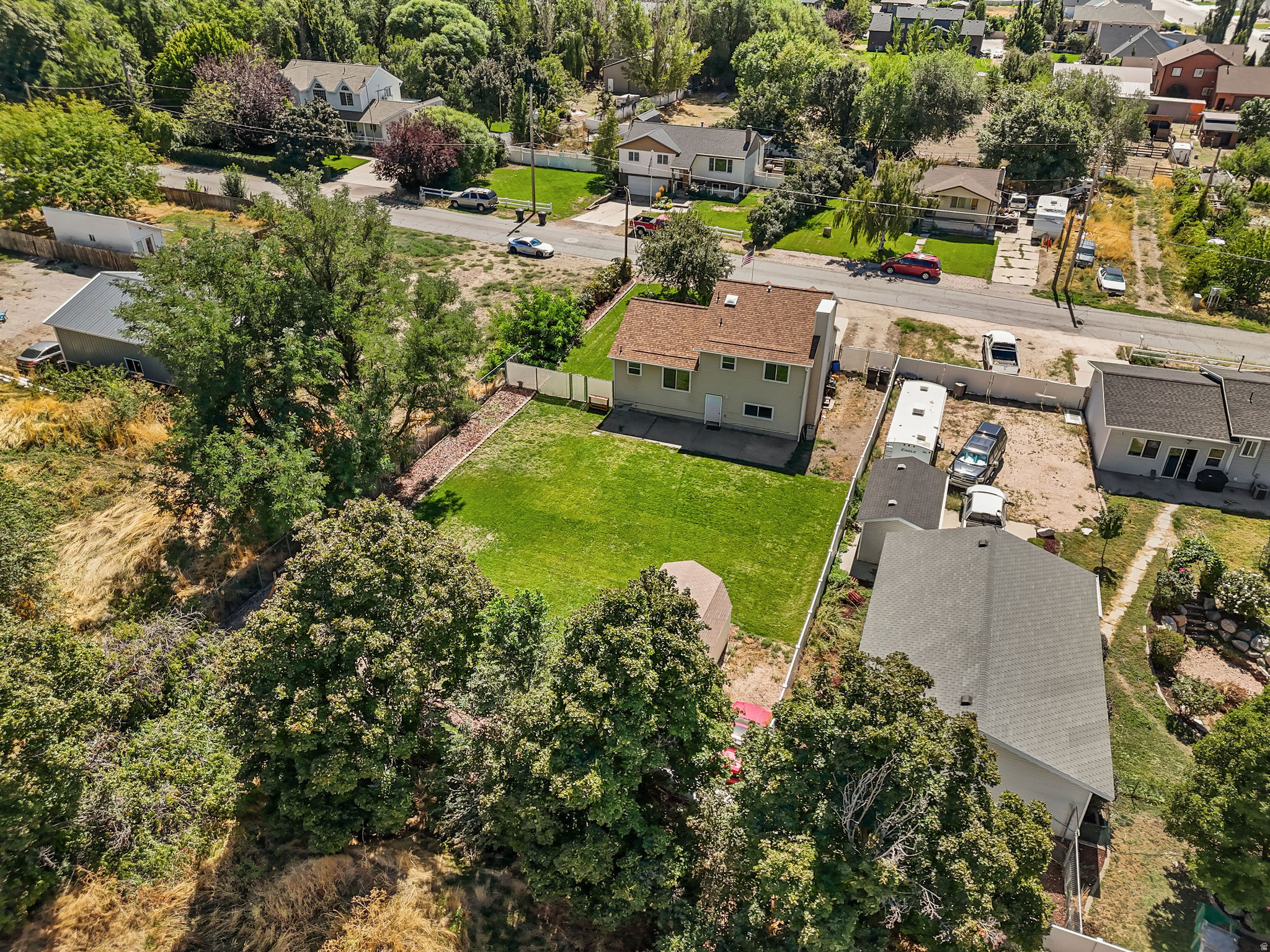 main property photo 35