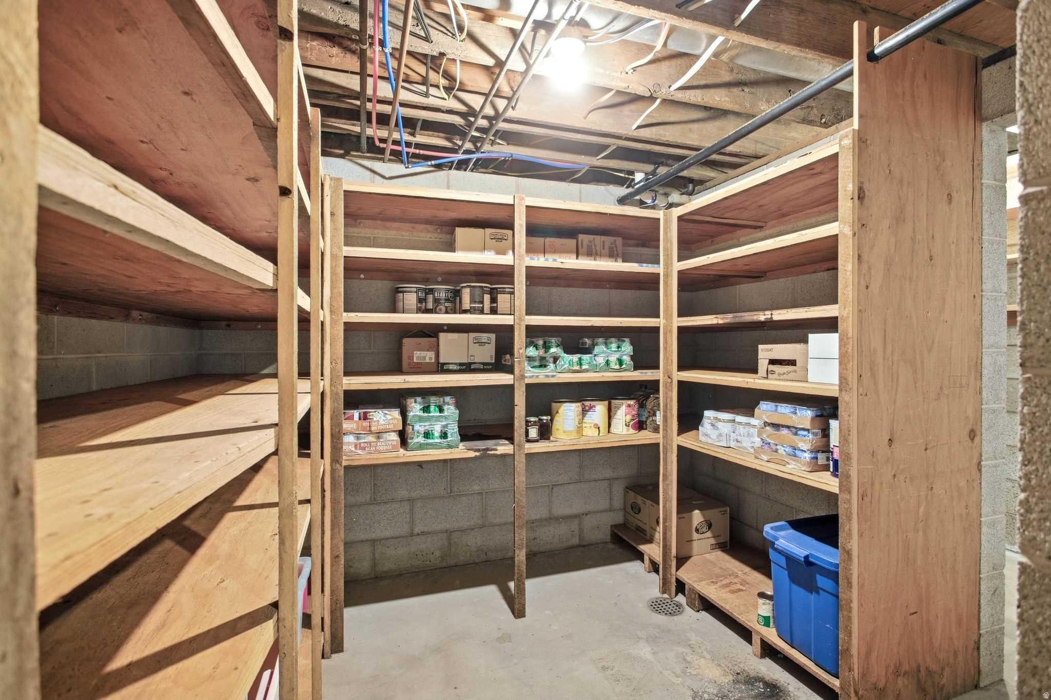 main property photo 11