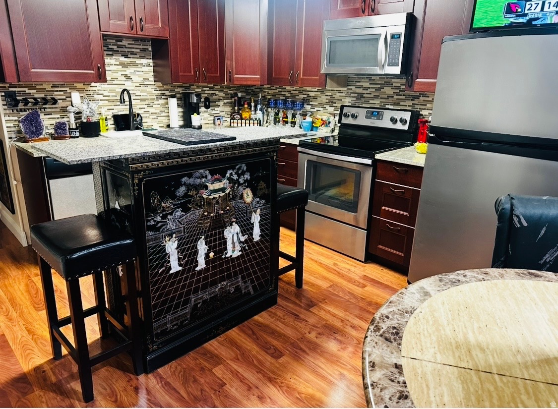 main property photo 9