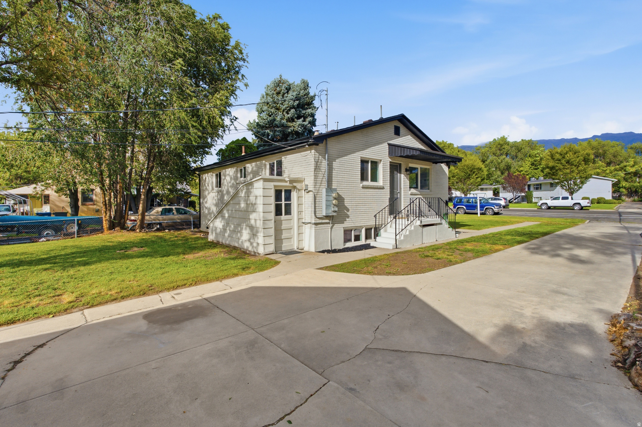main property photo 25