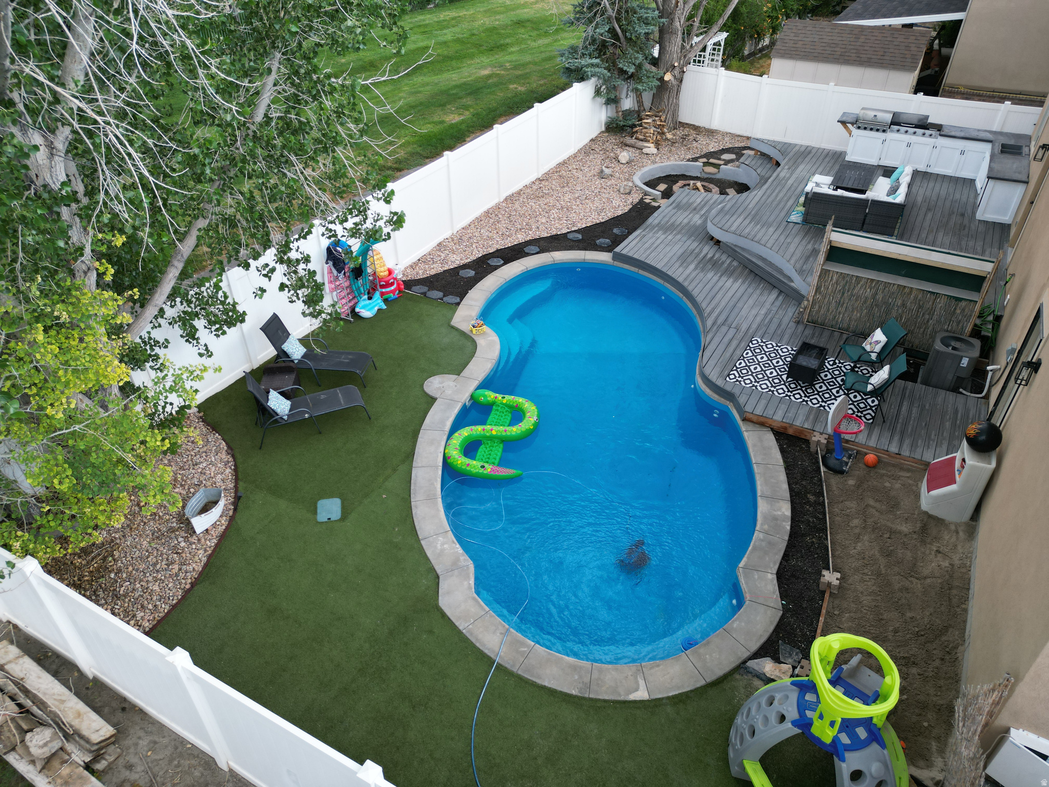 main property photo 22