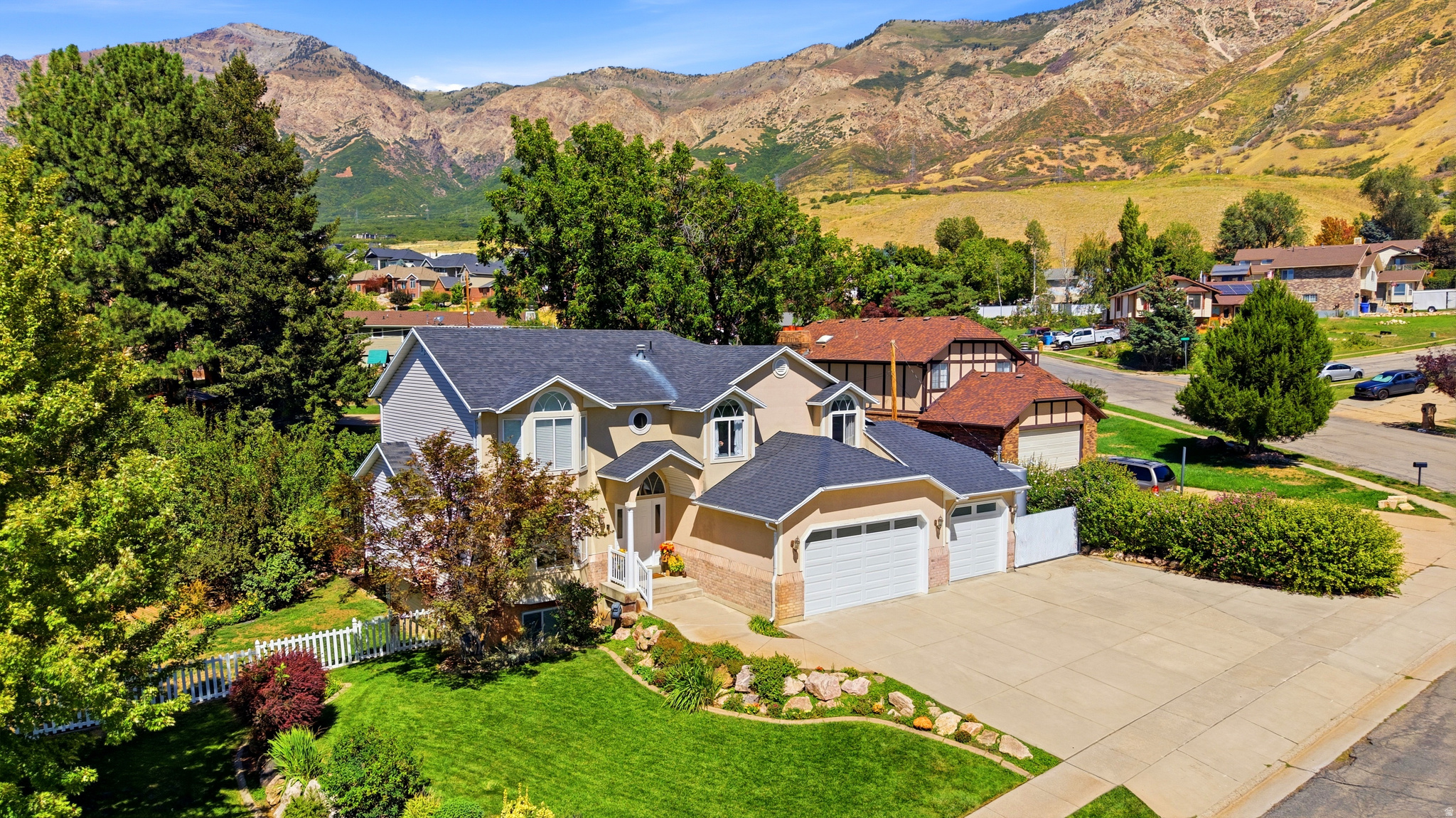 main property photo 5