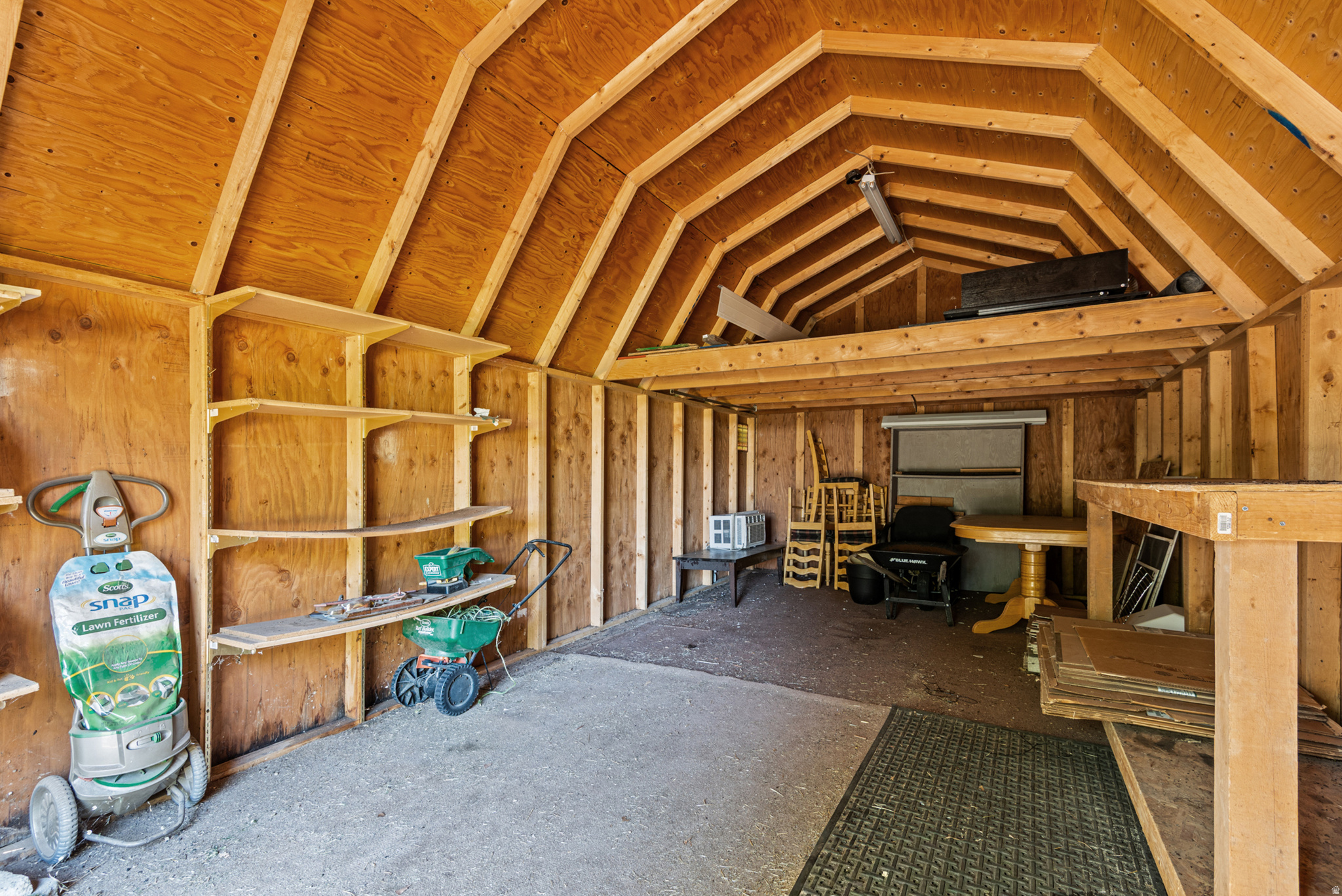 main property photo 28