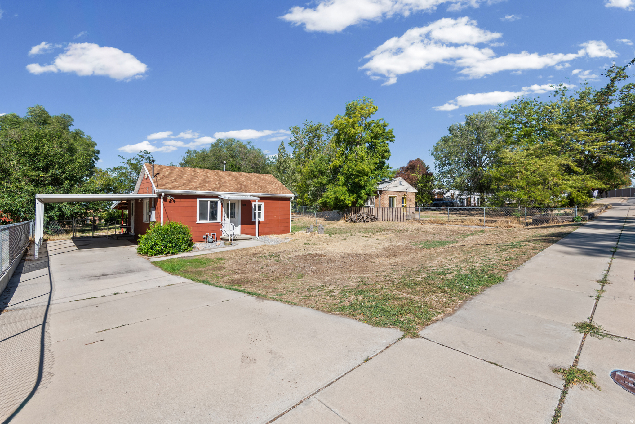 main property photo 5