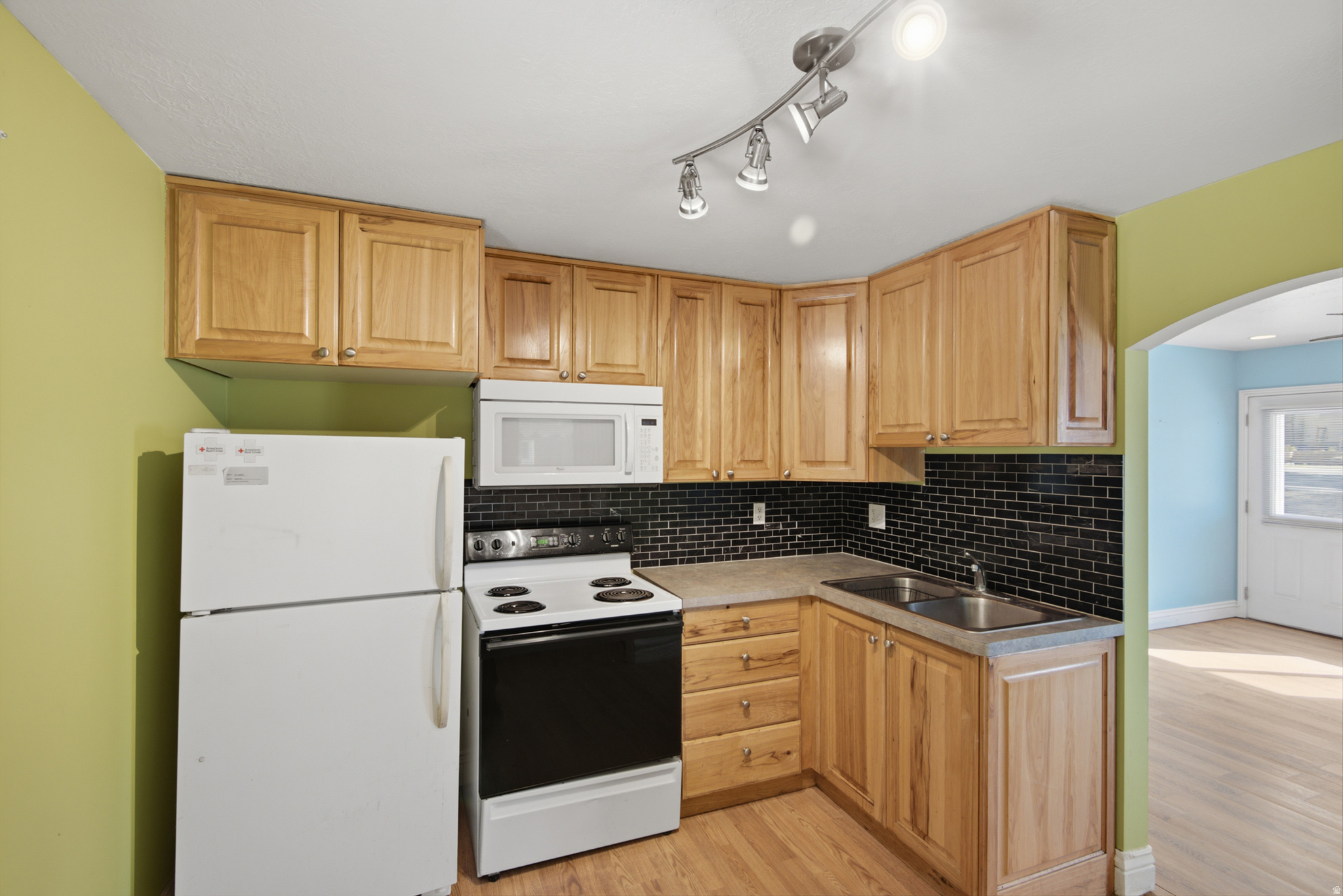 main property photo 8
