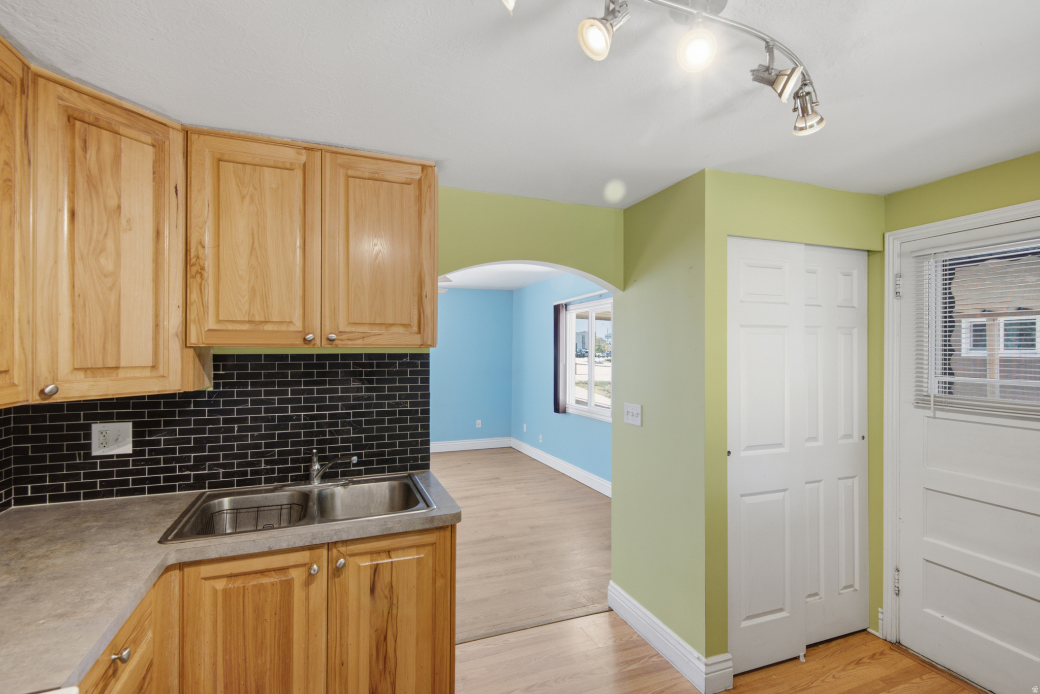 main property photo 9