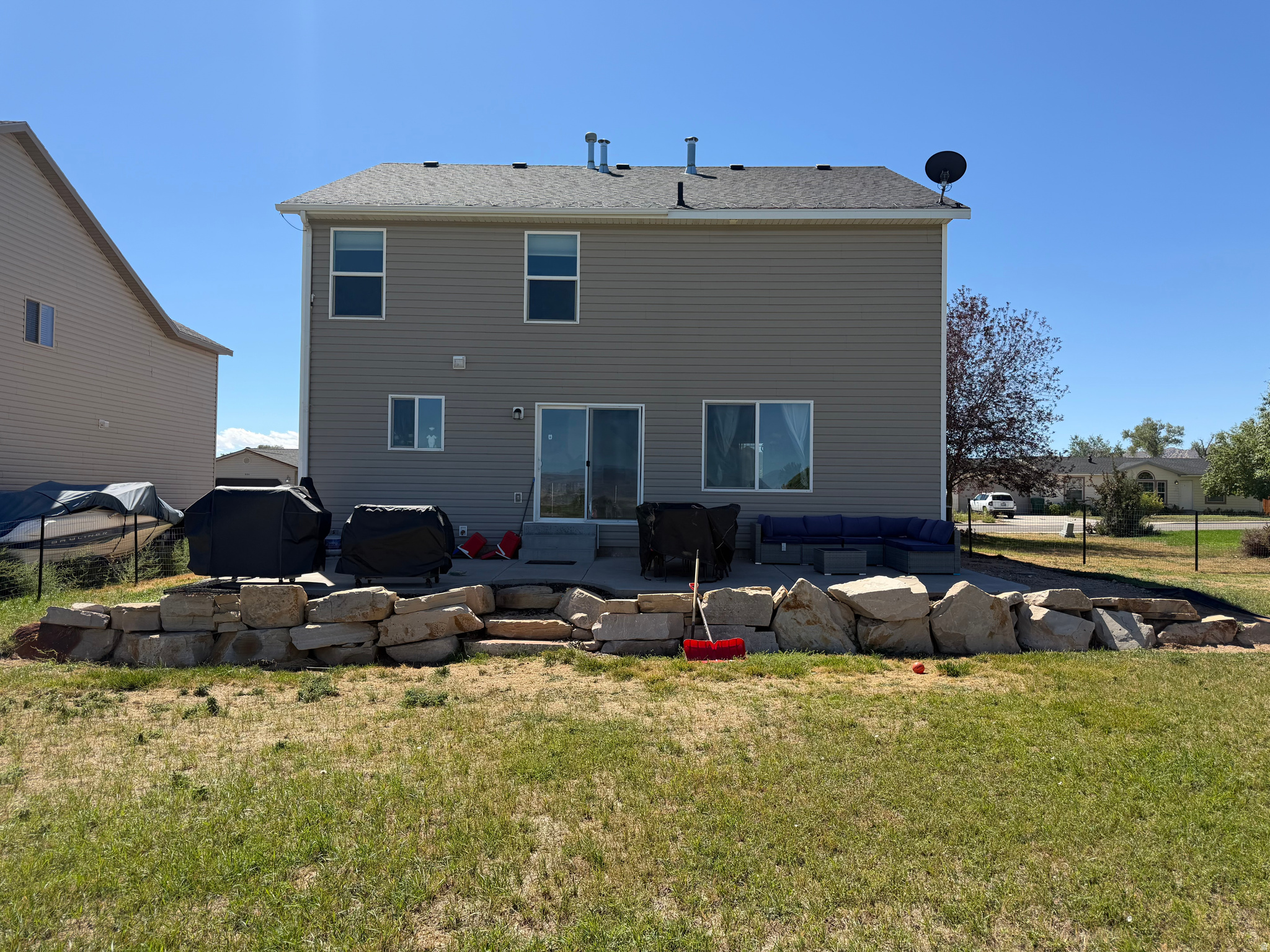 main property photo 40