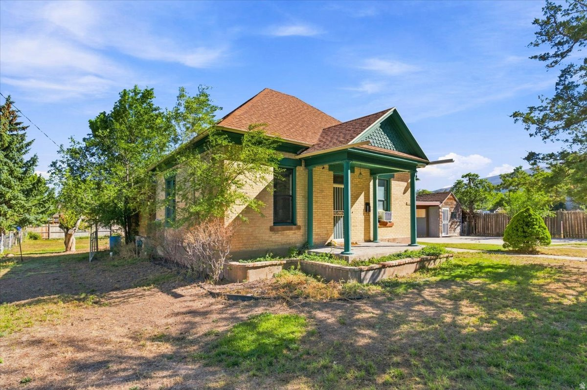 main property photo 25