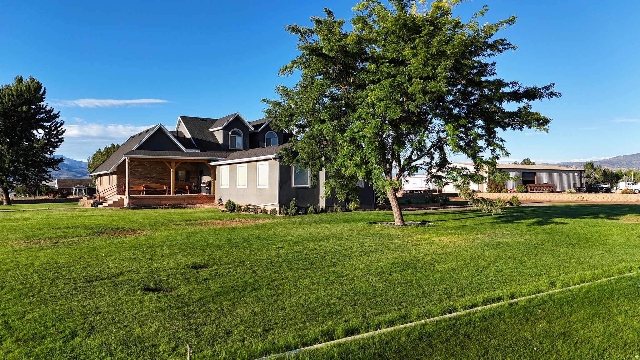 main property photo 6