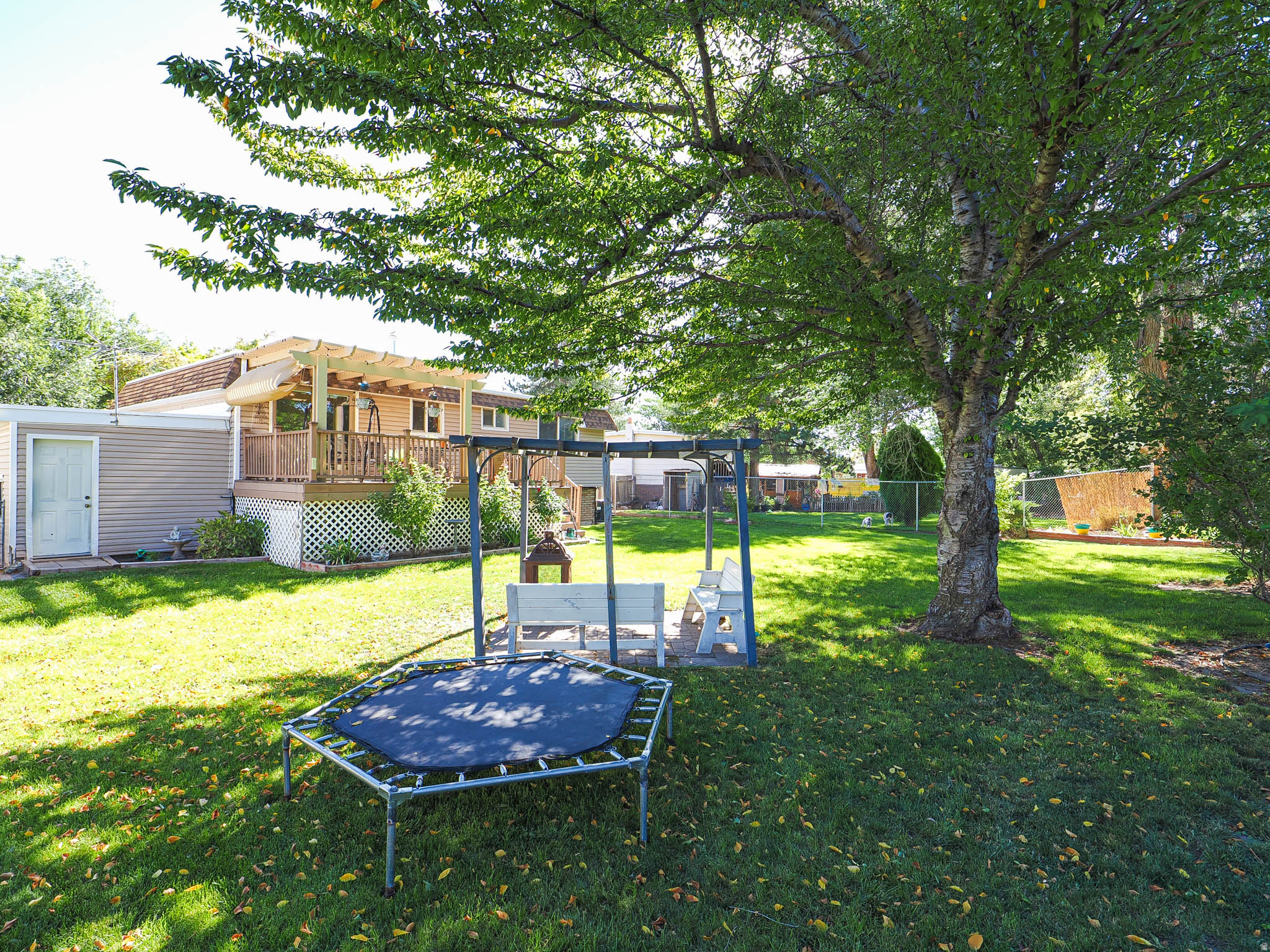 main property photo 28