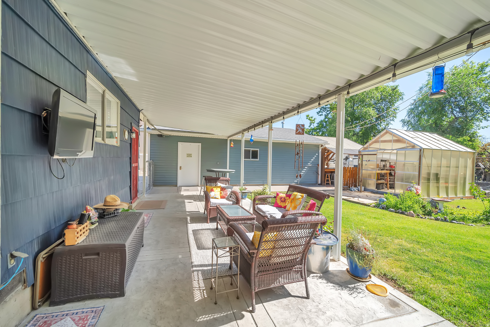 main property photo 28