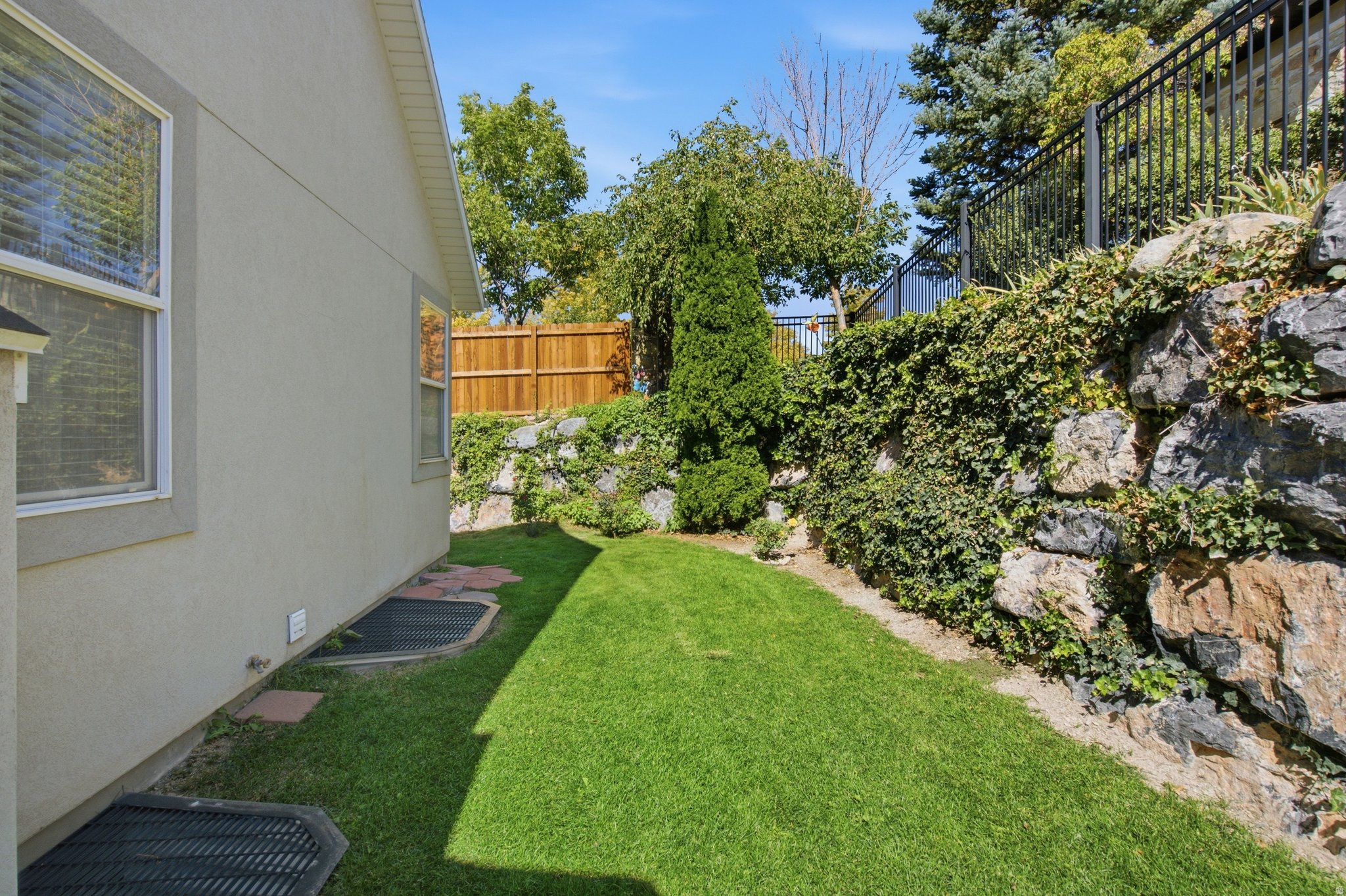 main property photo 31