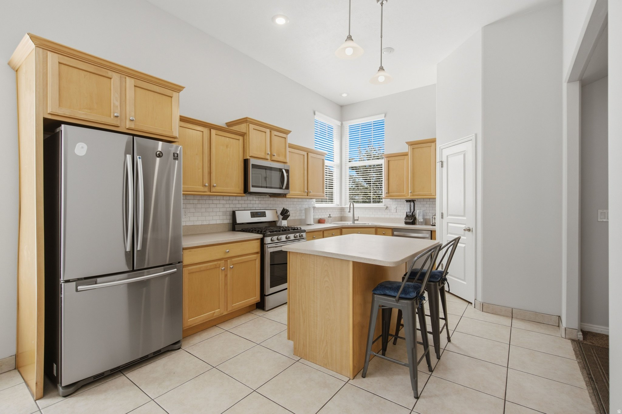 main property photo 8