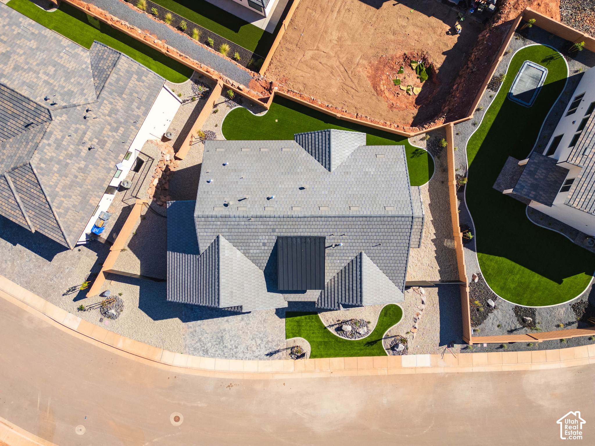 main property photo 46