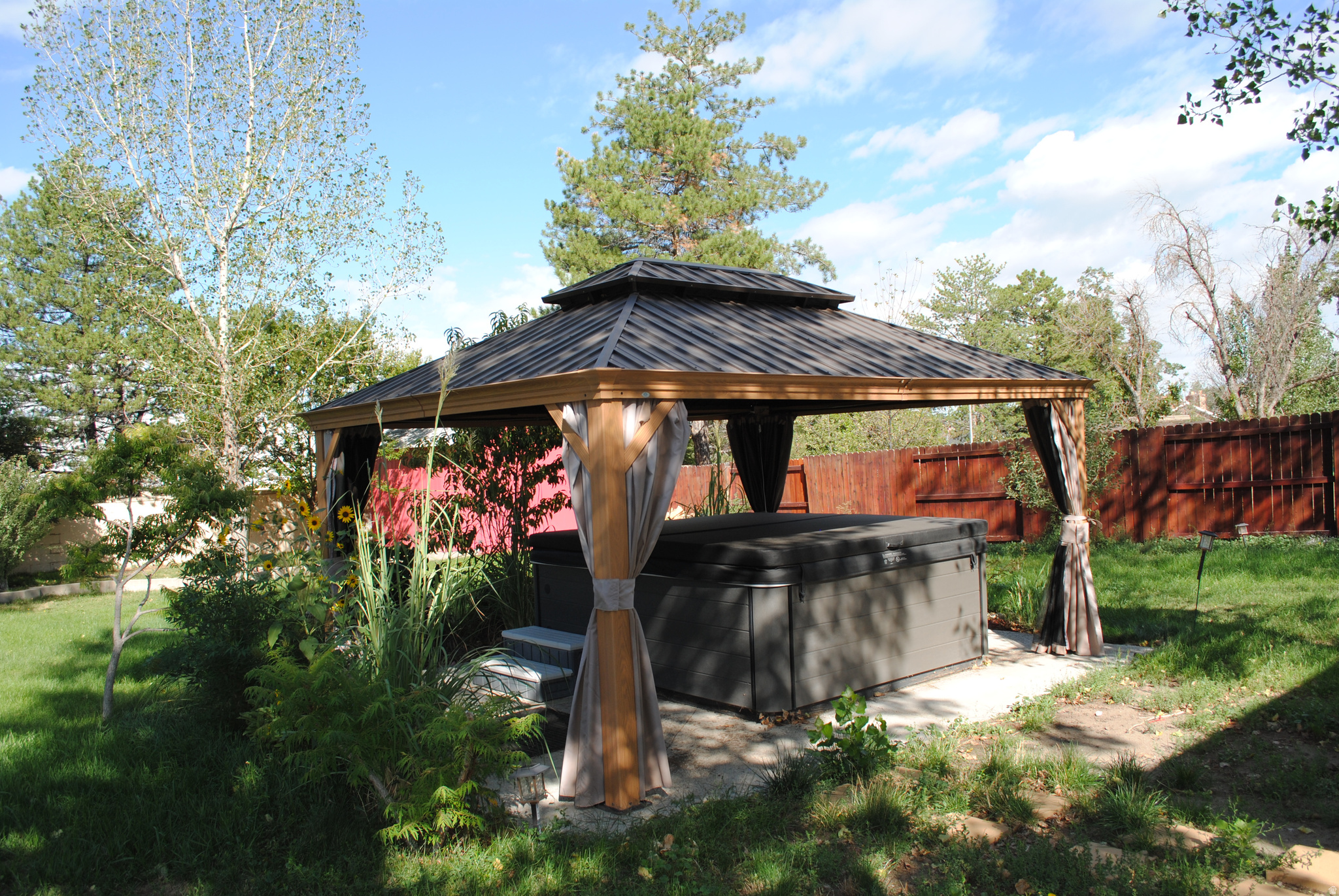 main property photo 40