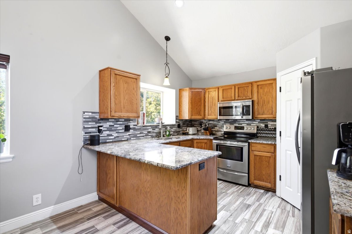 main property photo 6
