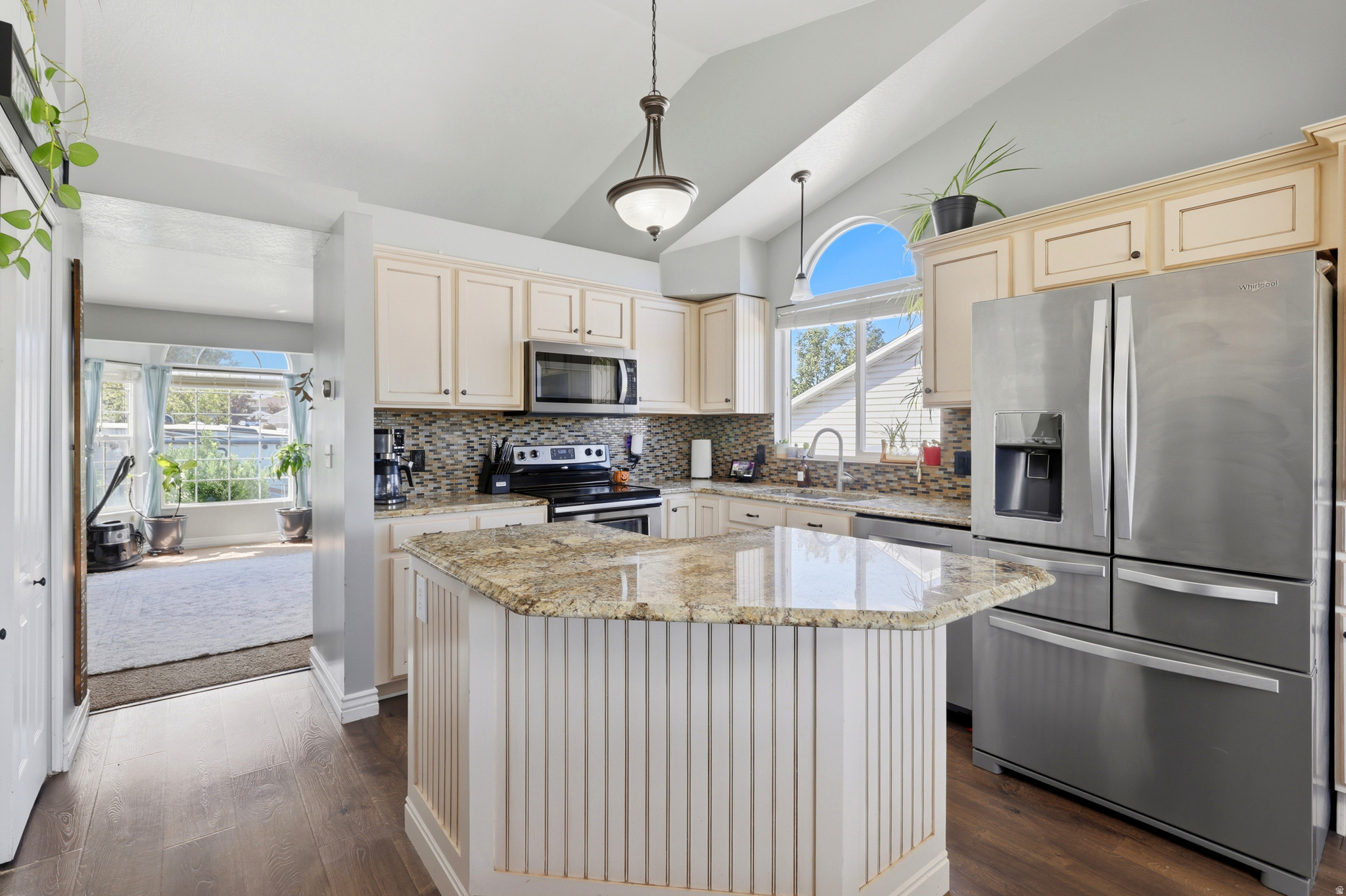 main property photo 10