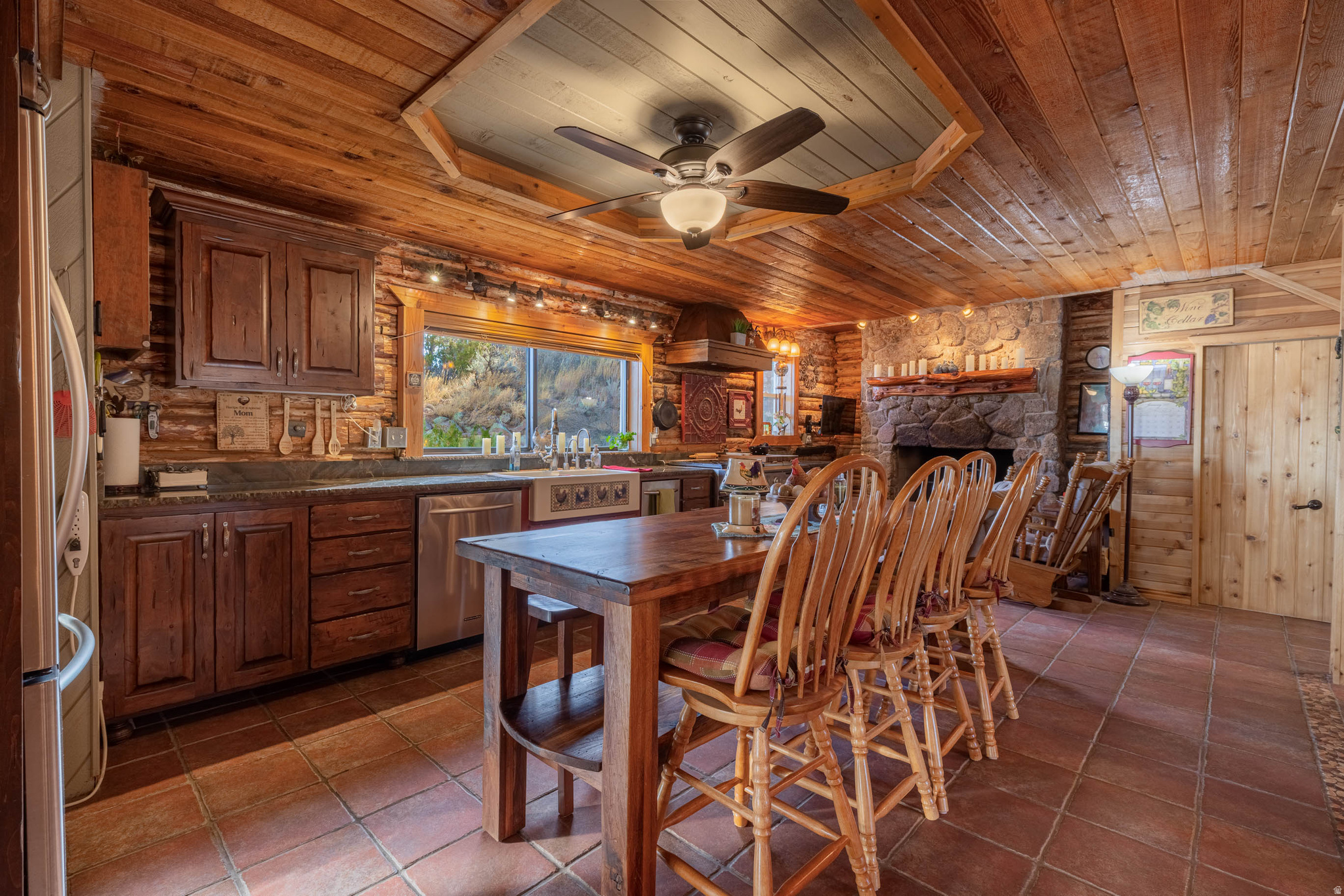 main property photo 5