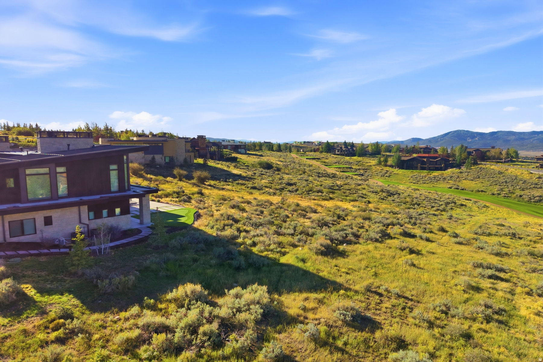 main property photo 19