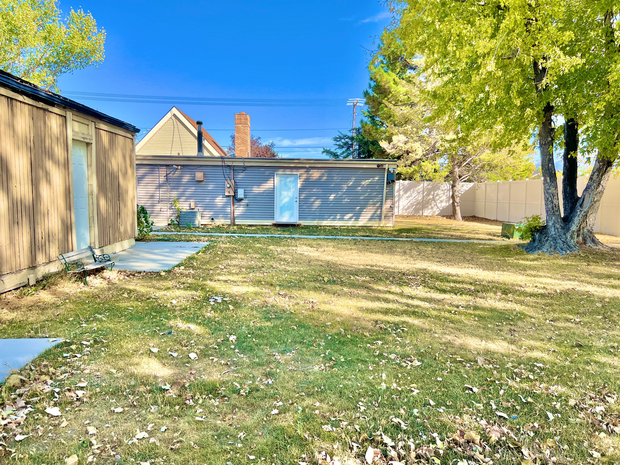 main property photo 22