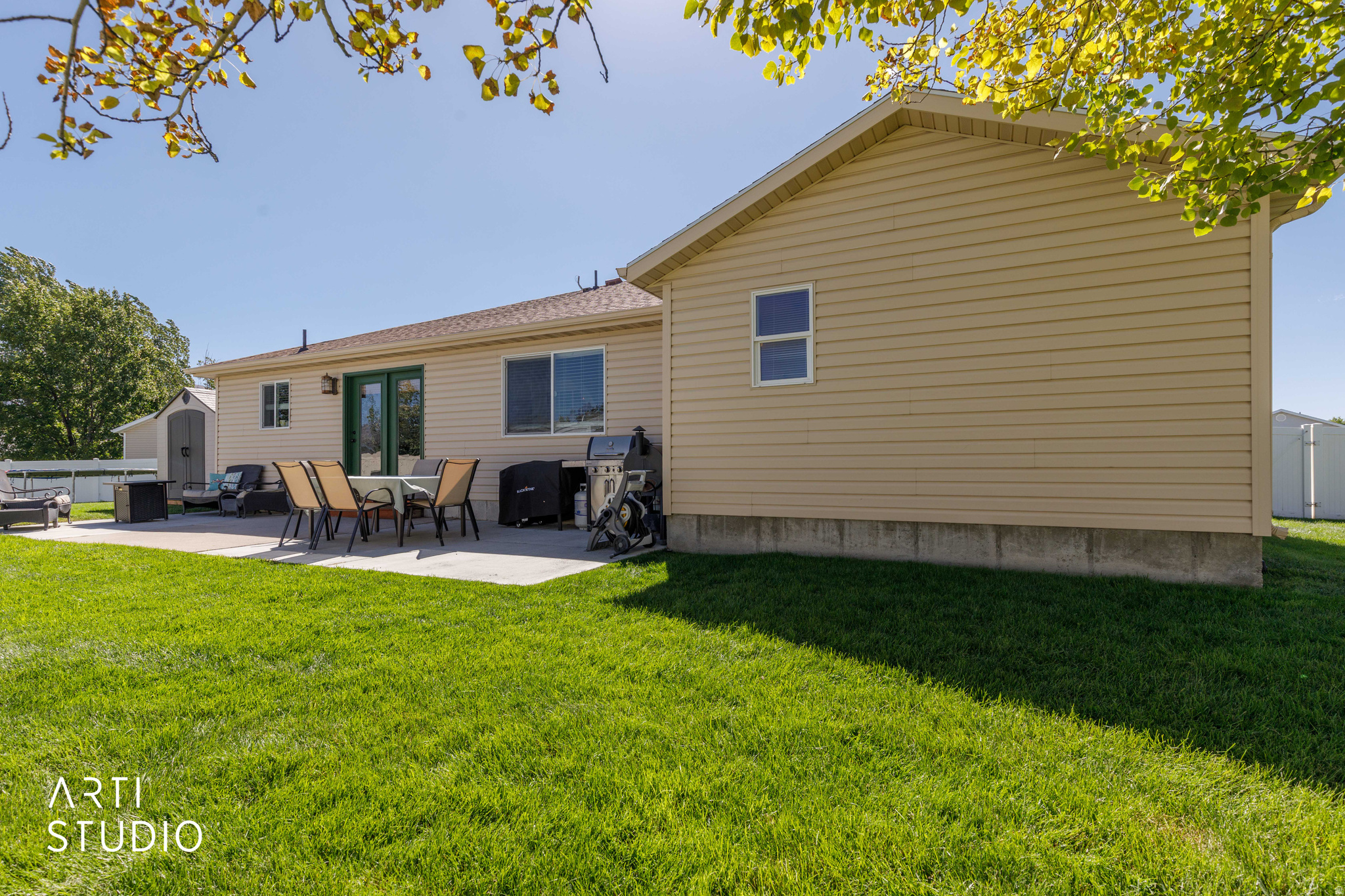 main property photo 23