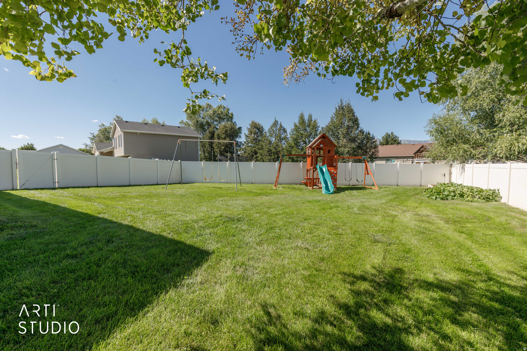 main property photo 31
