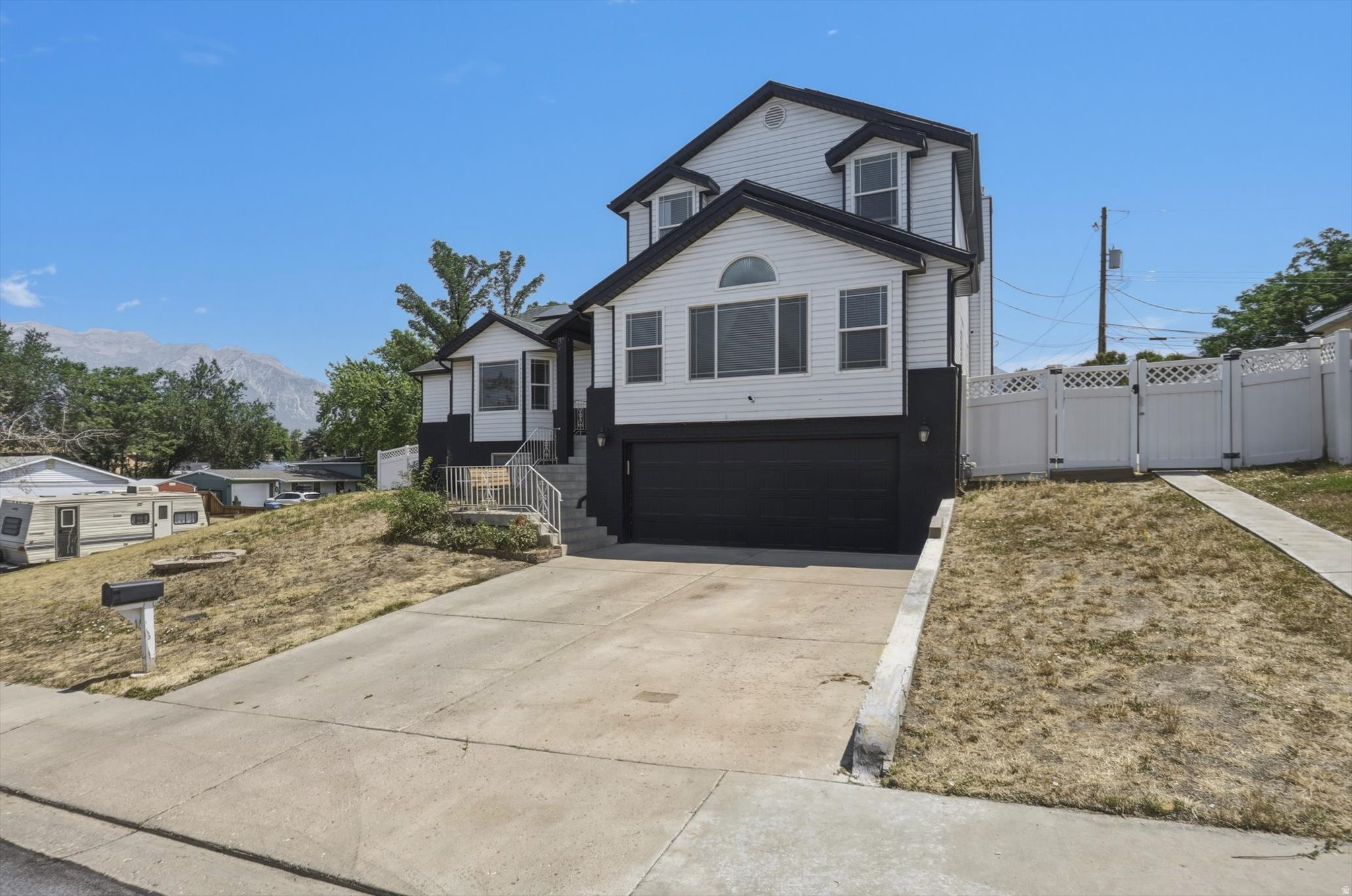 main property photo 75