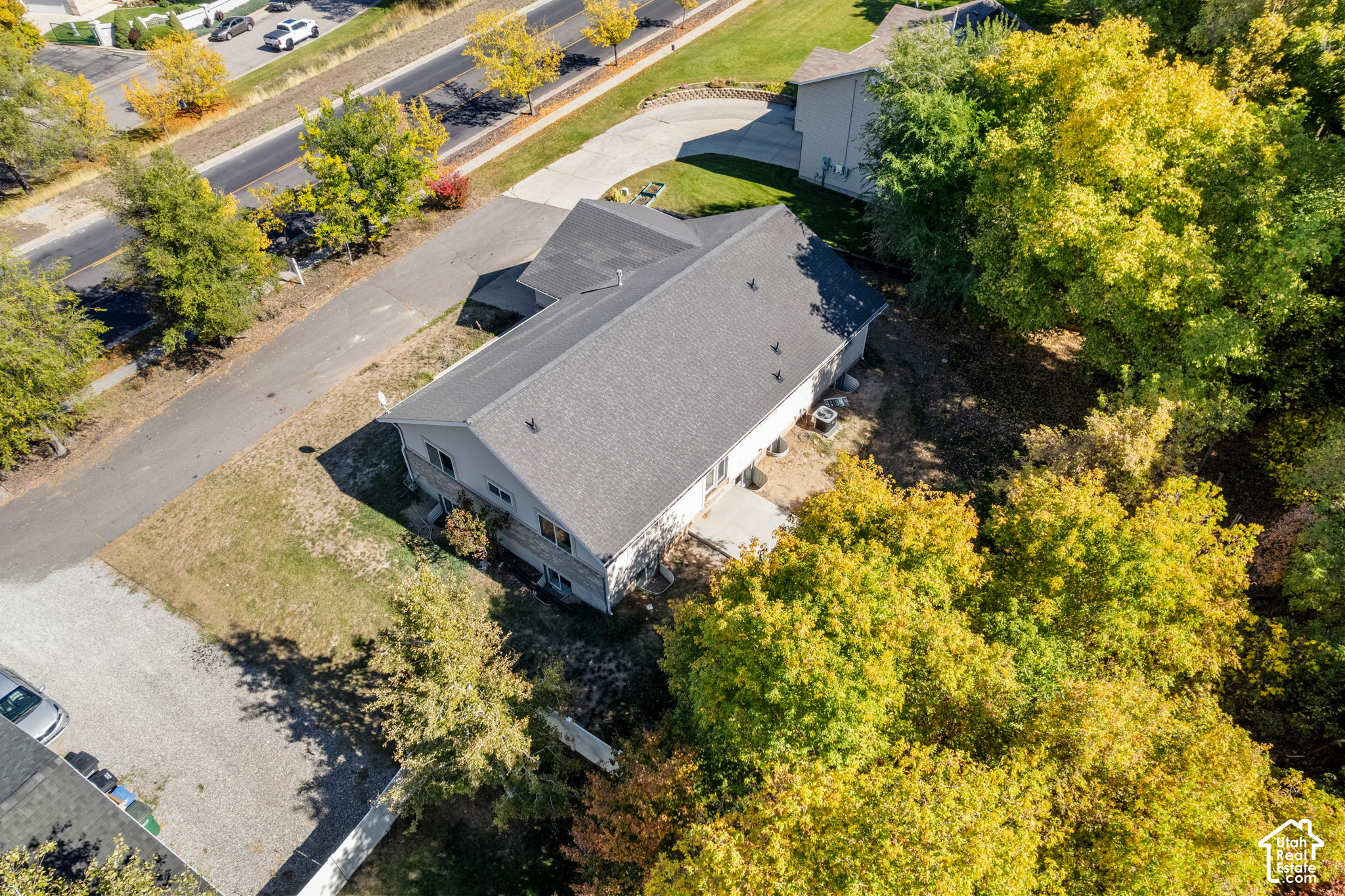 main property photo 40