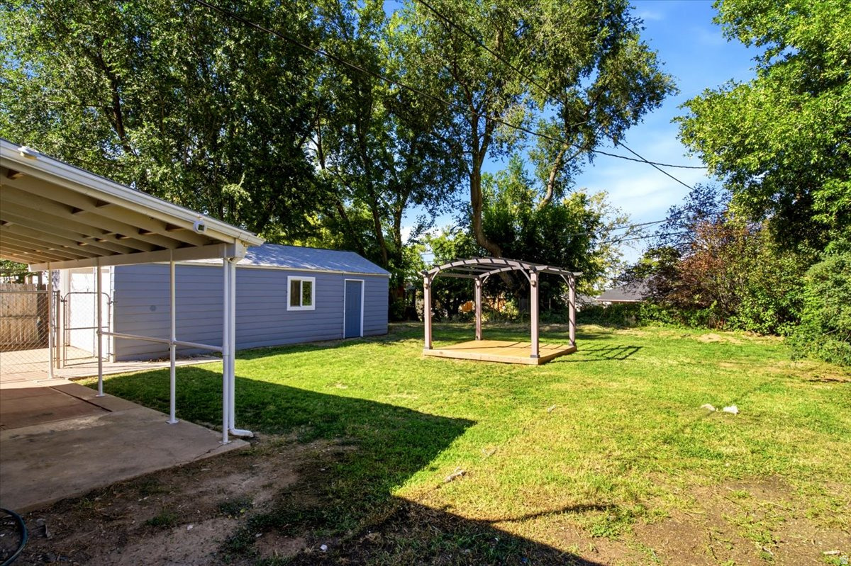 main property photo 27