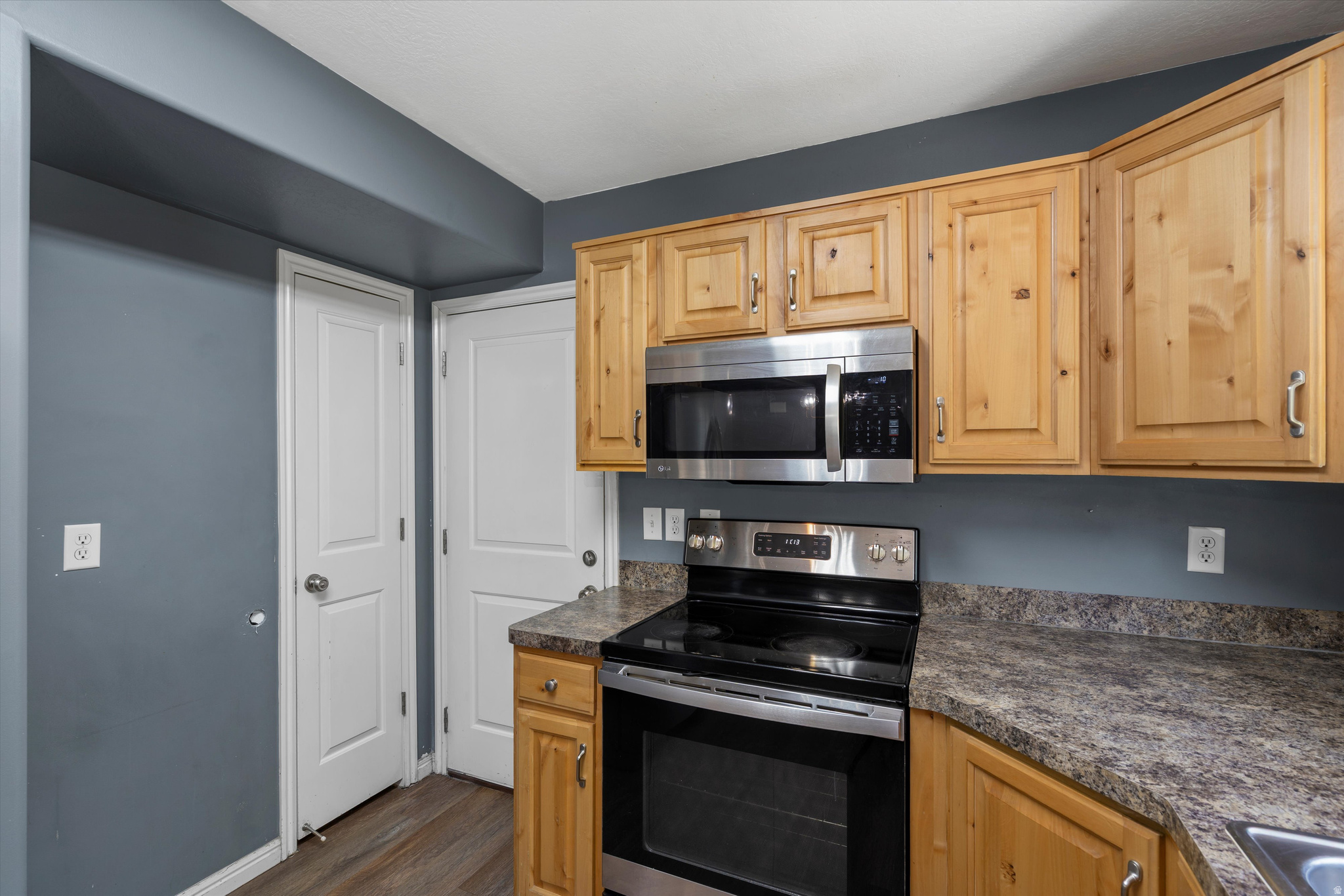 main property photo 7