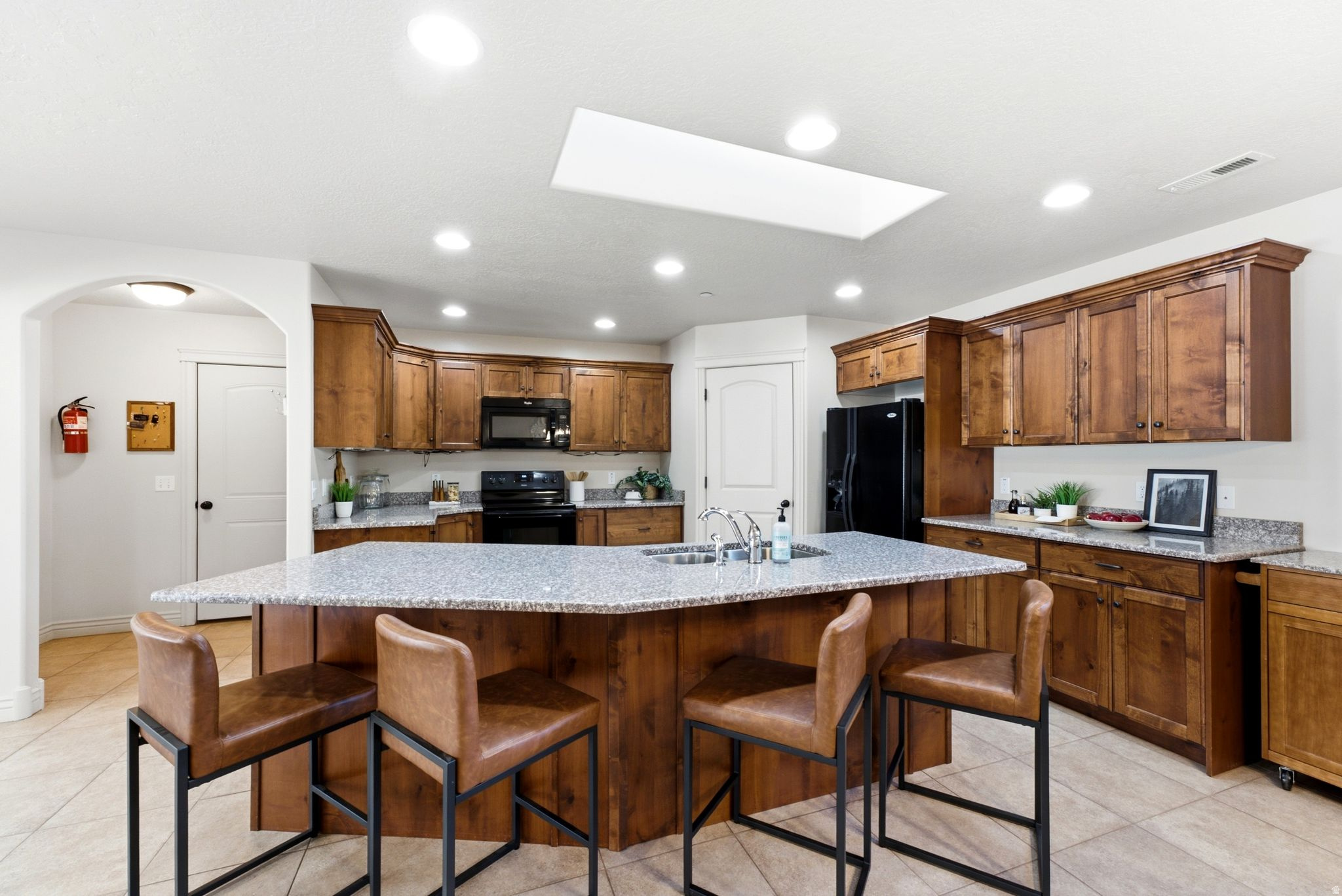 main property photo 12