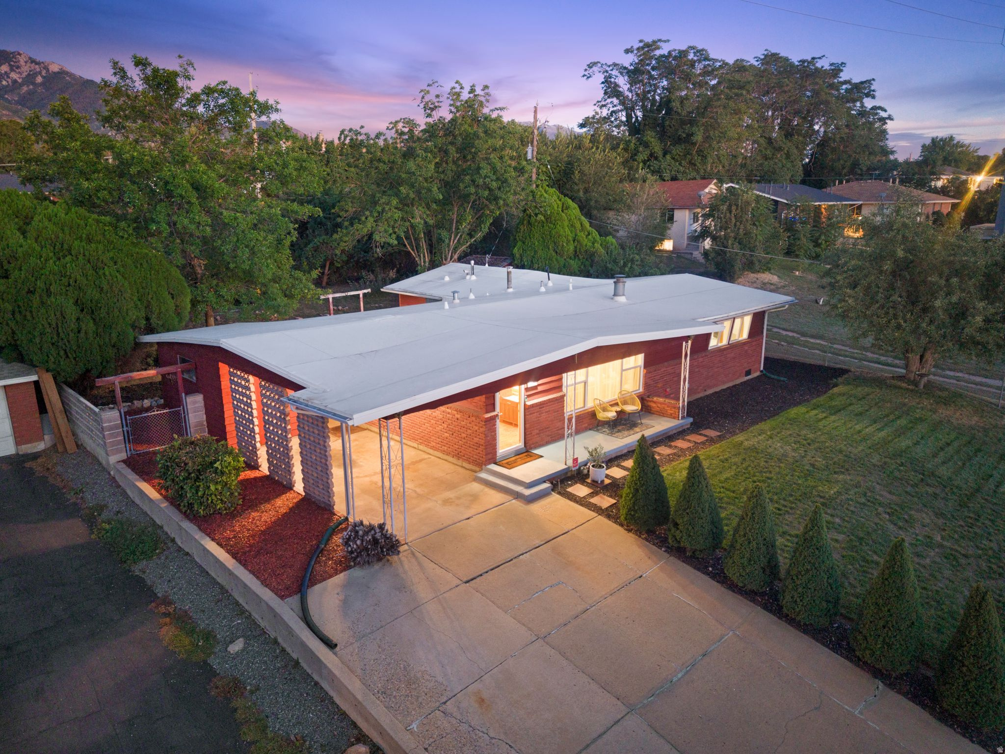 main property photo 38