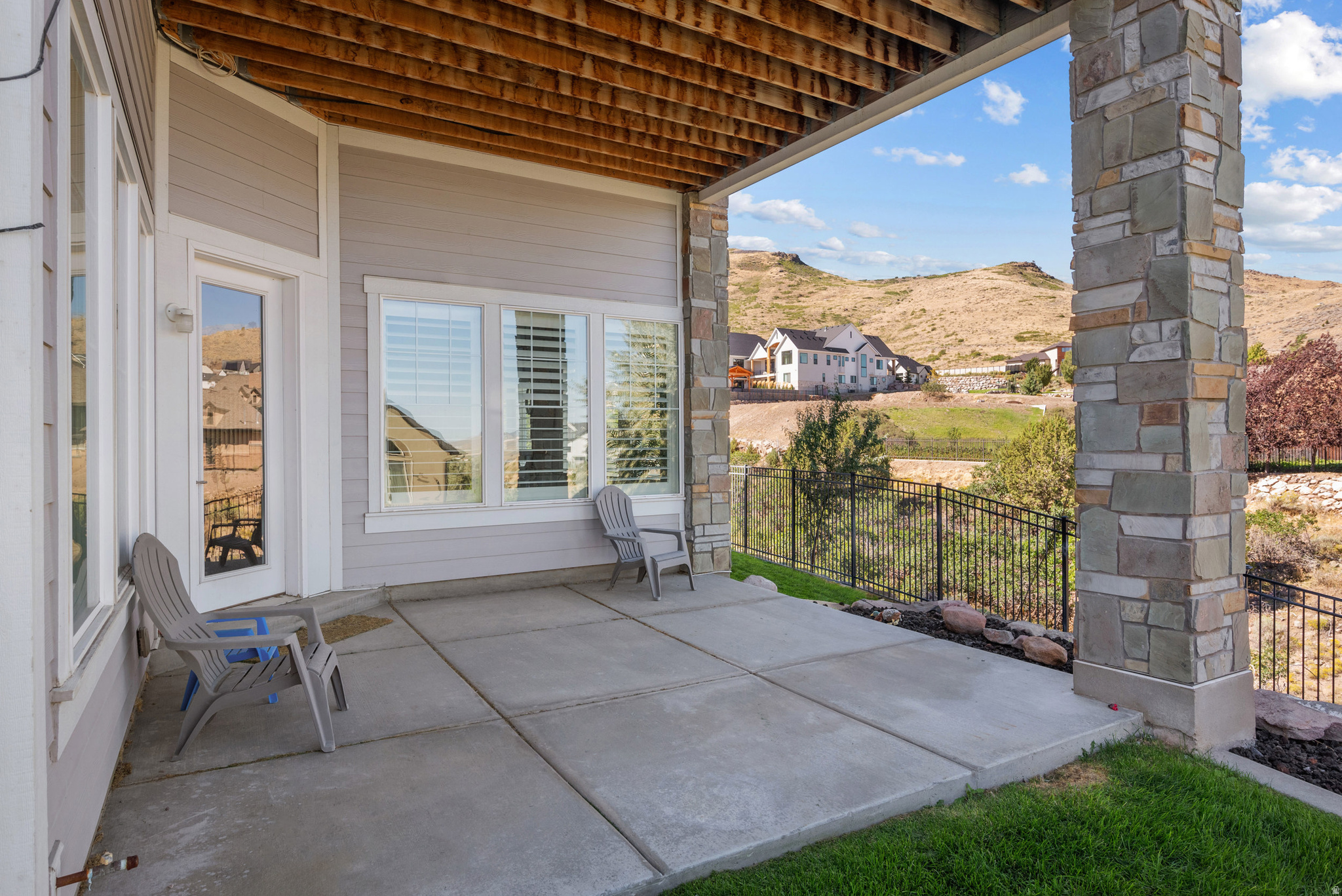 main property photo 45