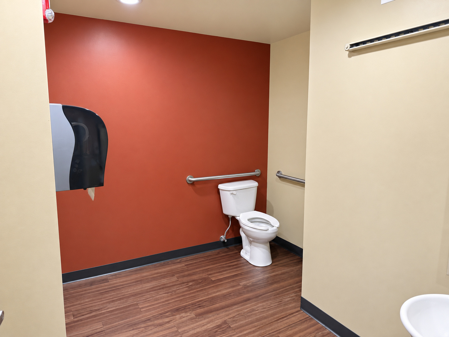 main property photo 11