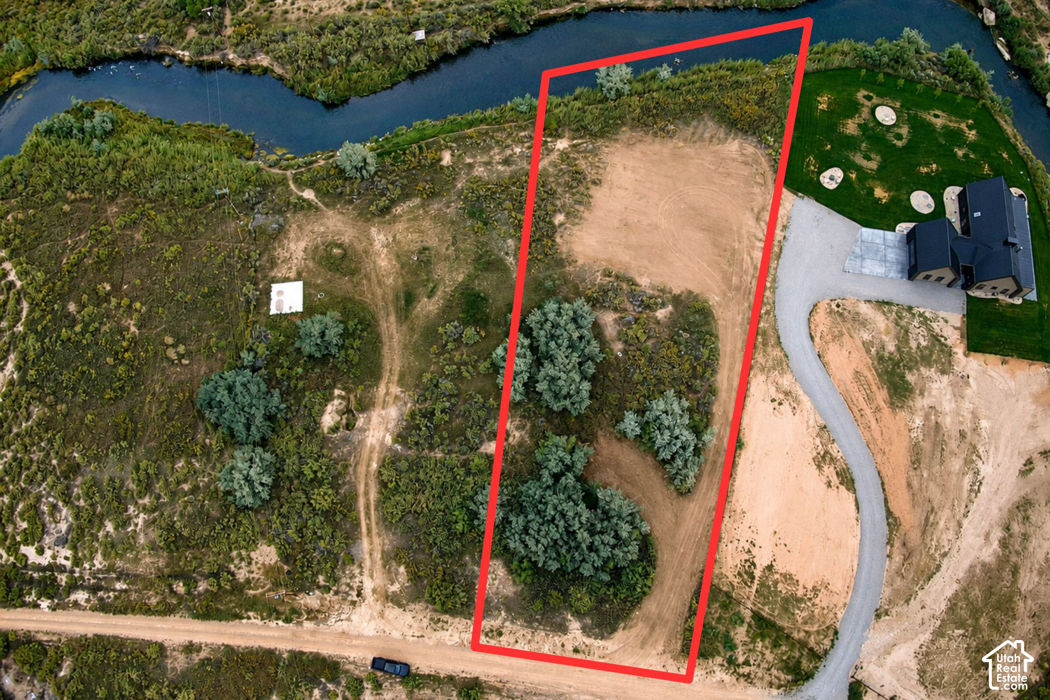 main property photo 11
