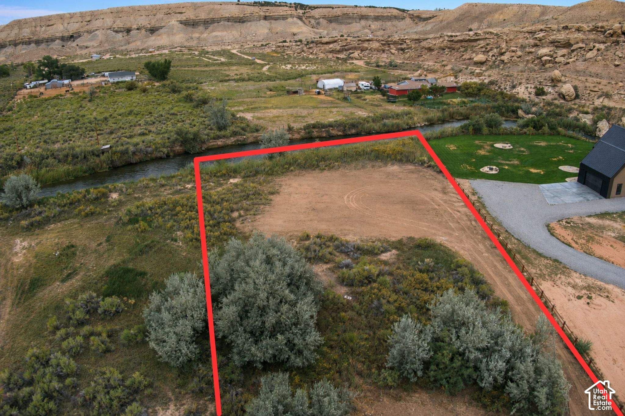 main property photo 12