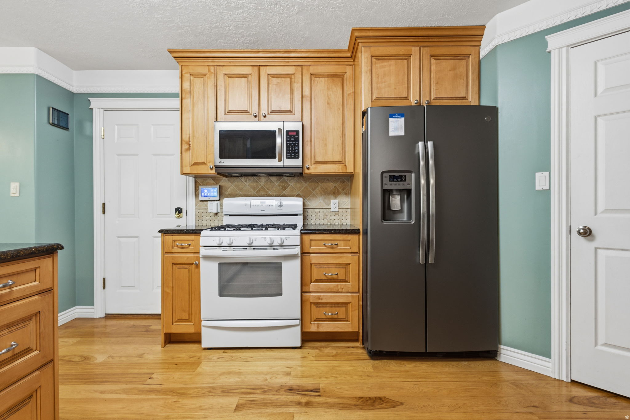 main property photo 25