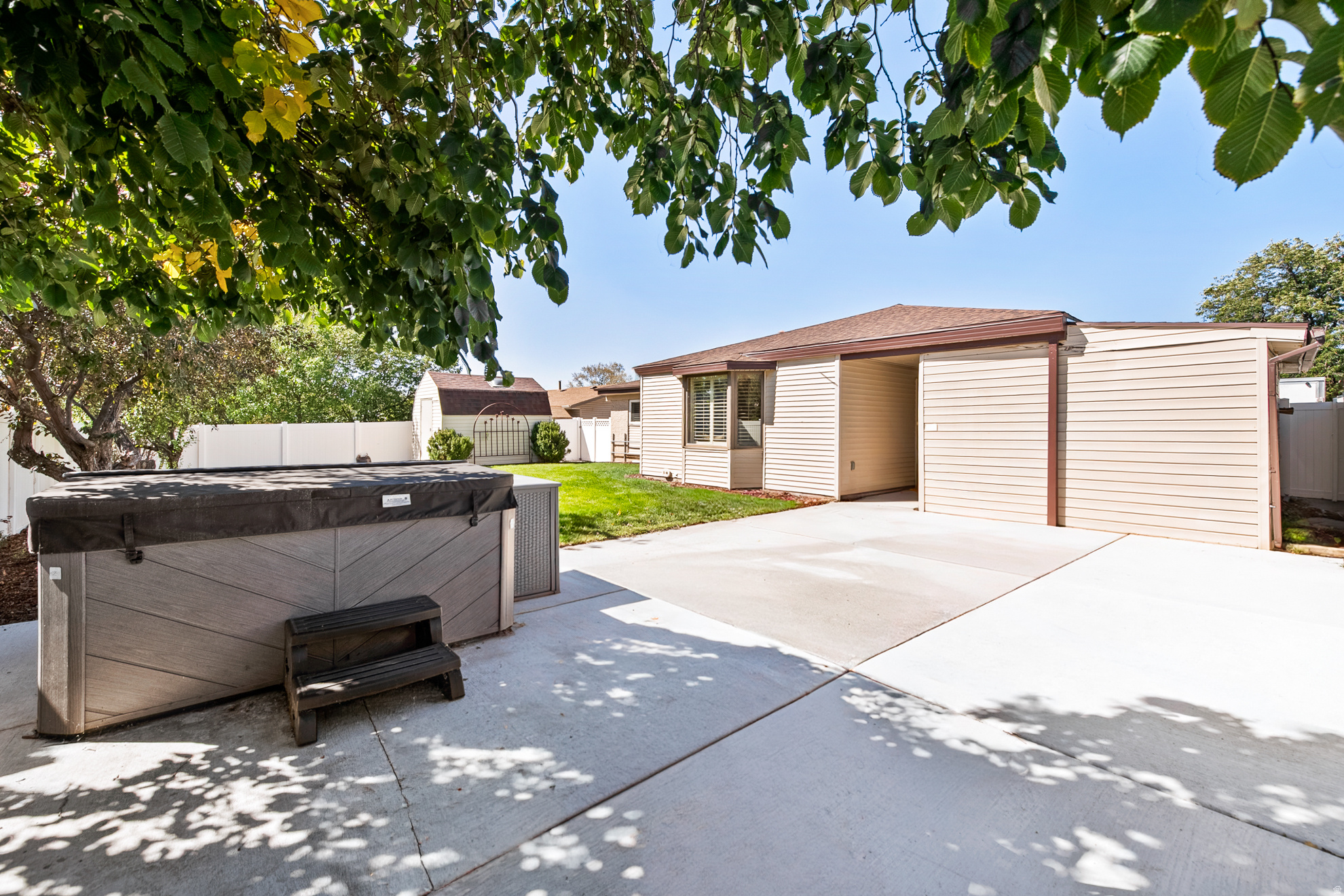 main property photo 35
