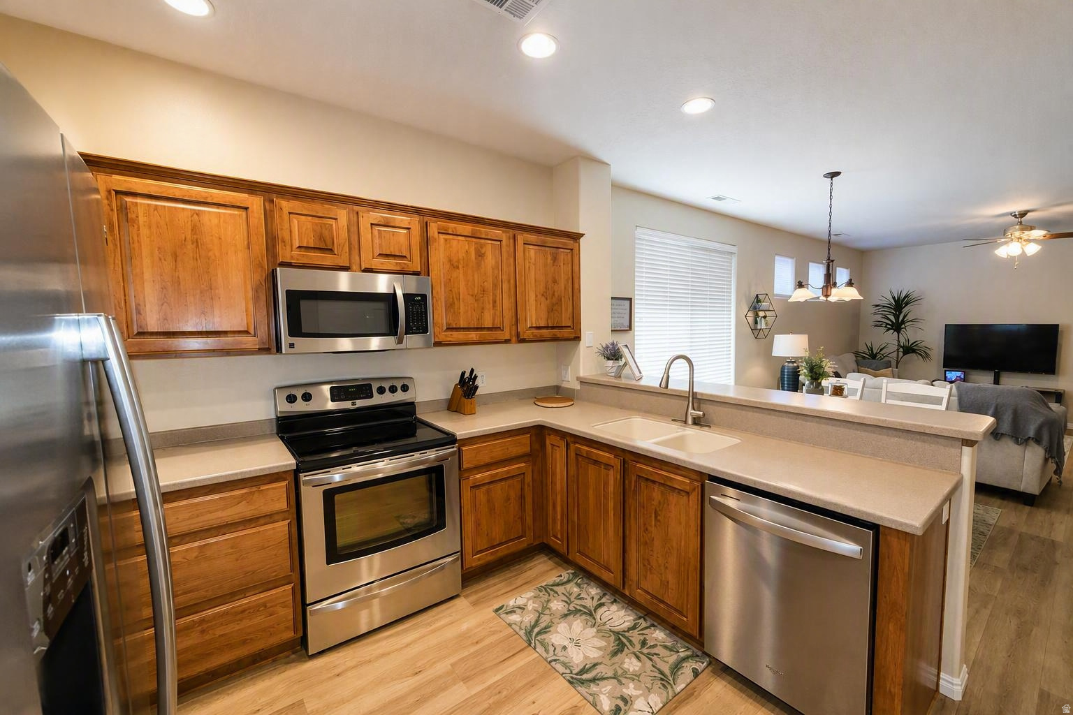 main property photo 6