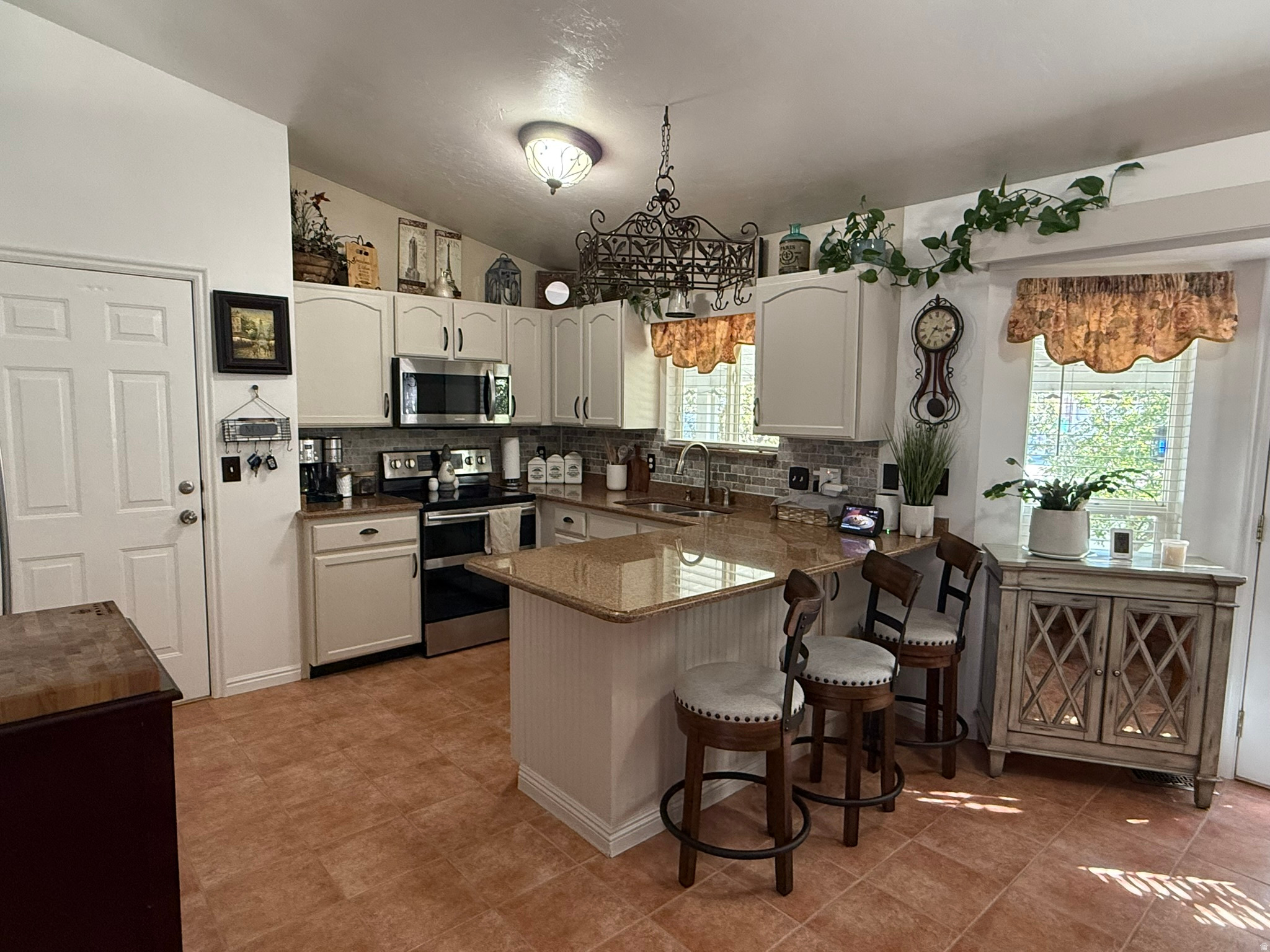 main property photo 4