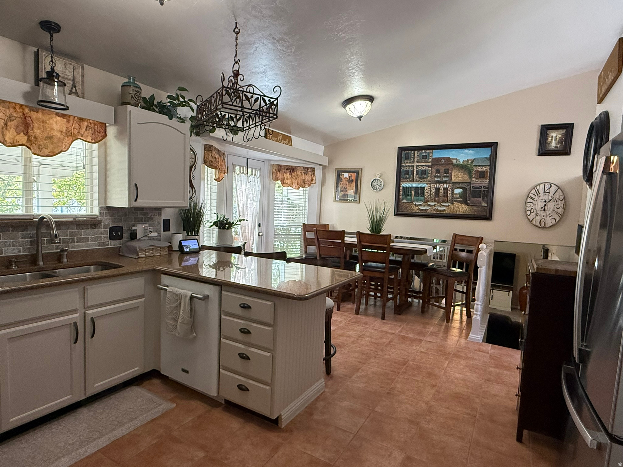 main property photo 5