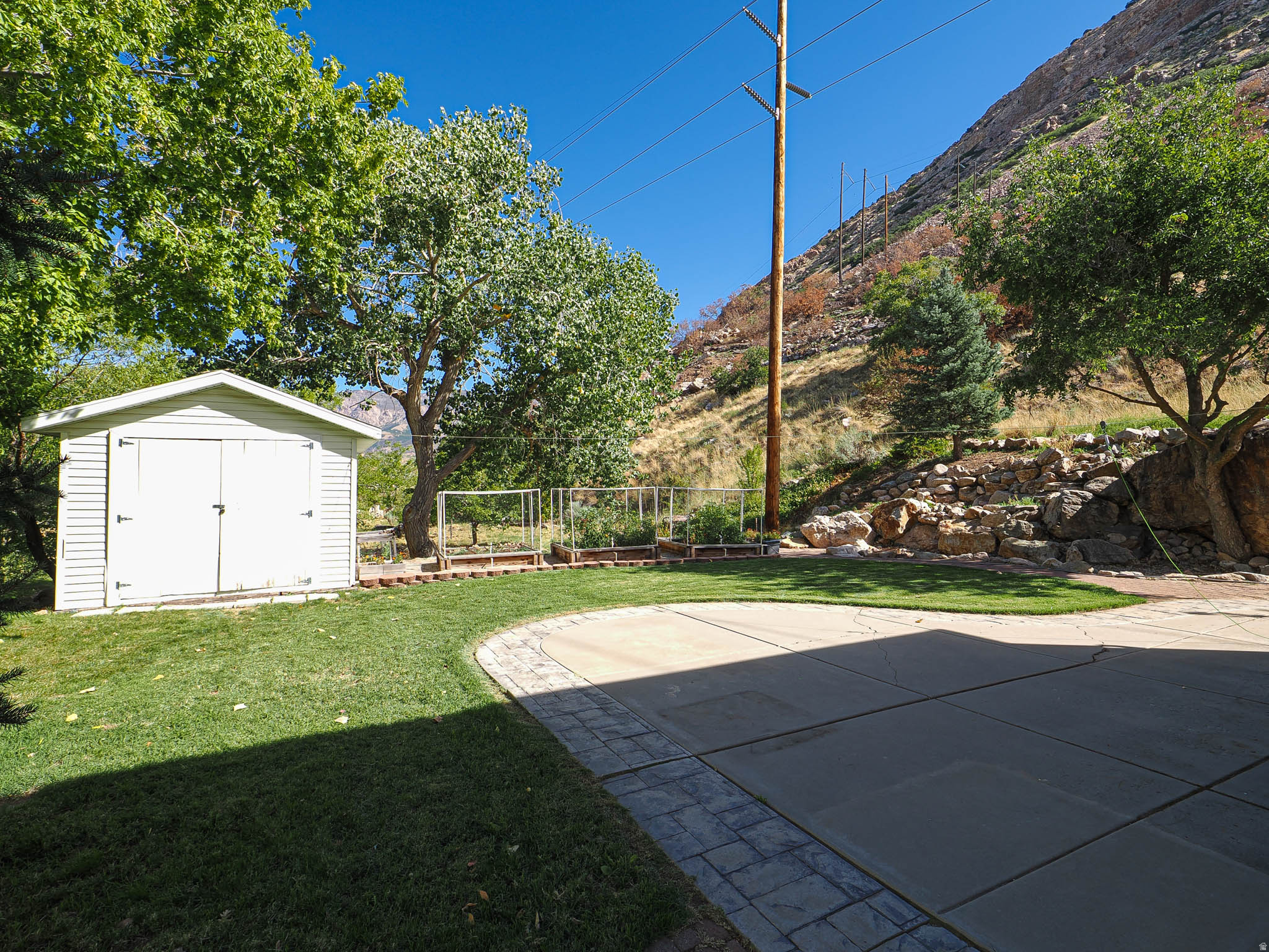 main property photo 40
