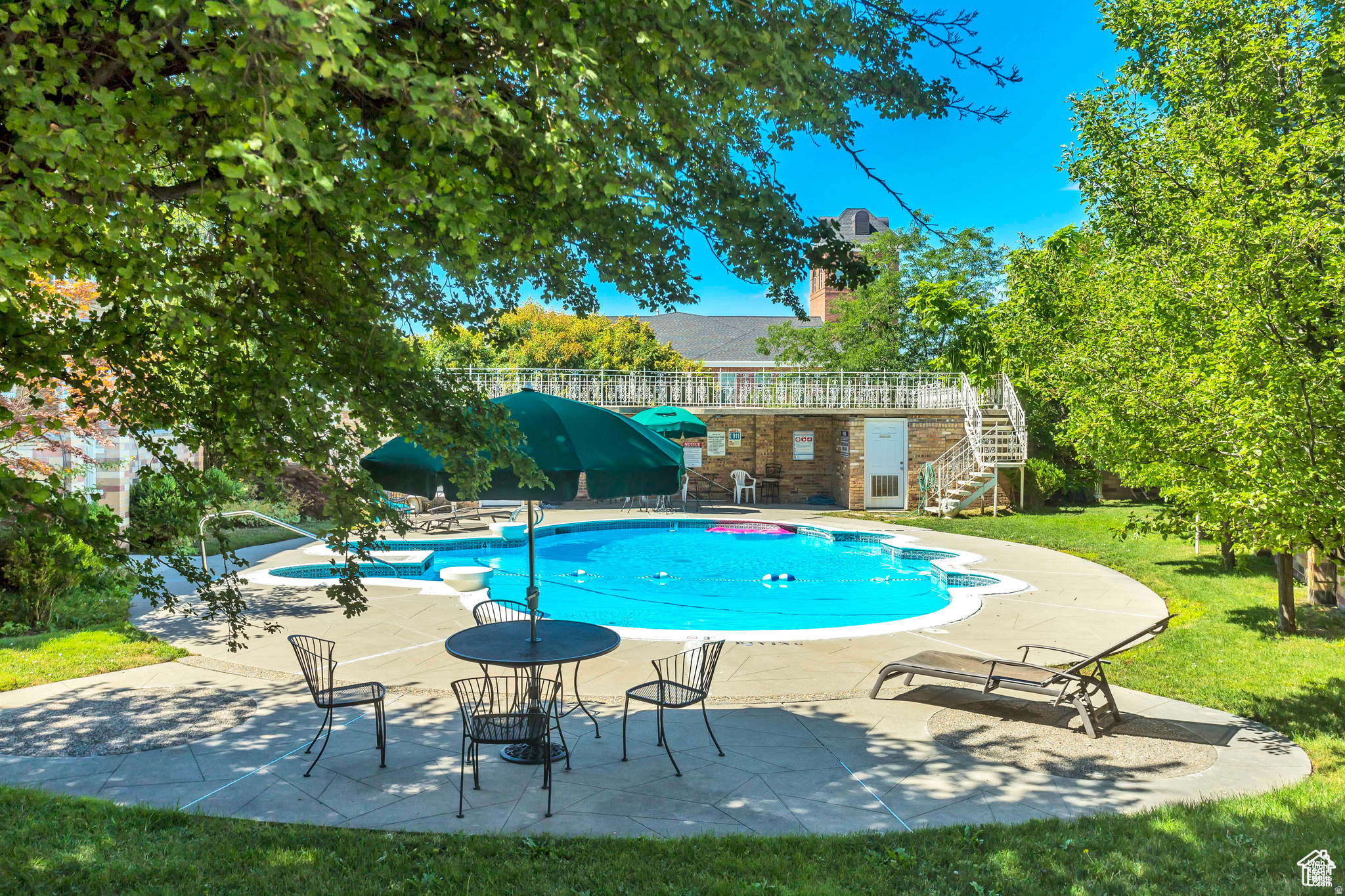 main property photo 17
